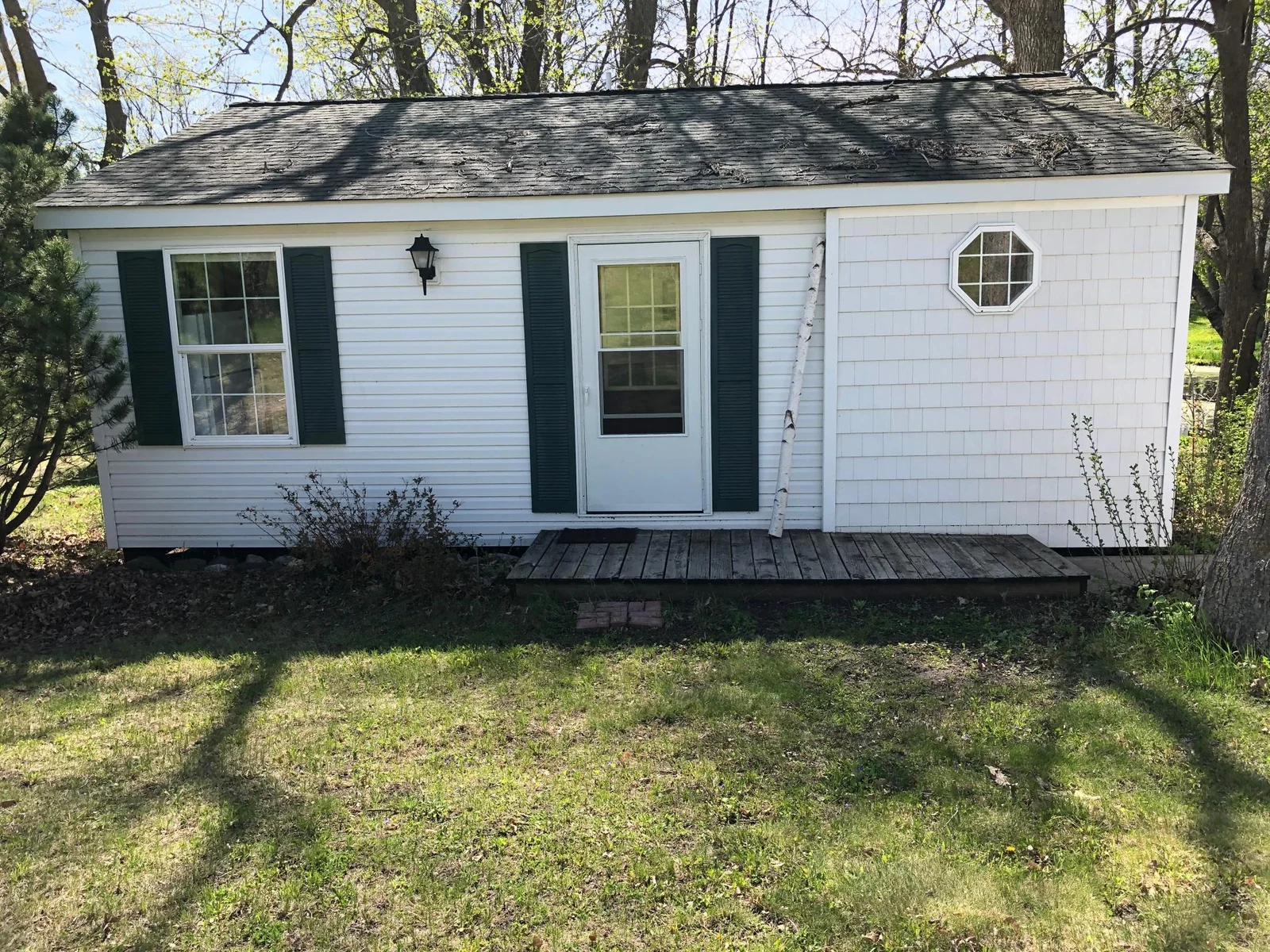 second small cabin to rent or use as a guest cabin.