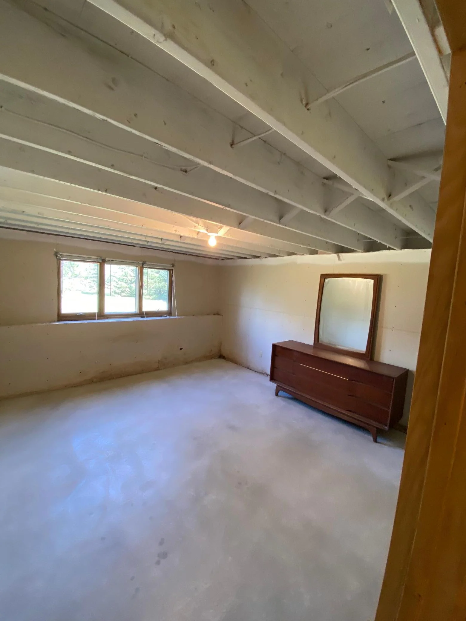8.) Master bedroom.jpeg