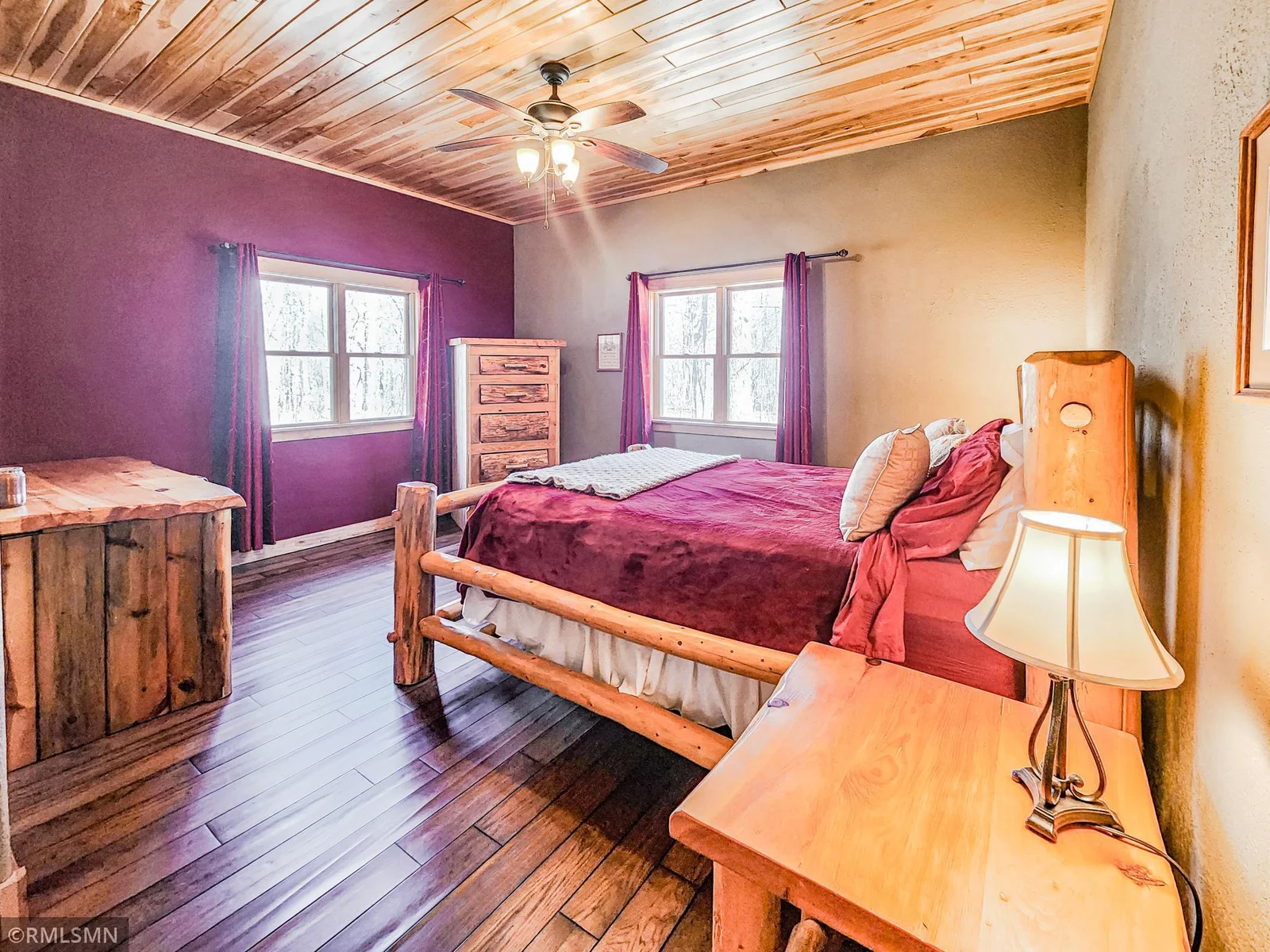 Mainfloor primary bedroom with walk-in closet and 3/4 bath