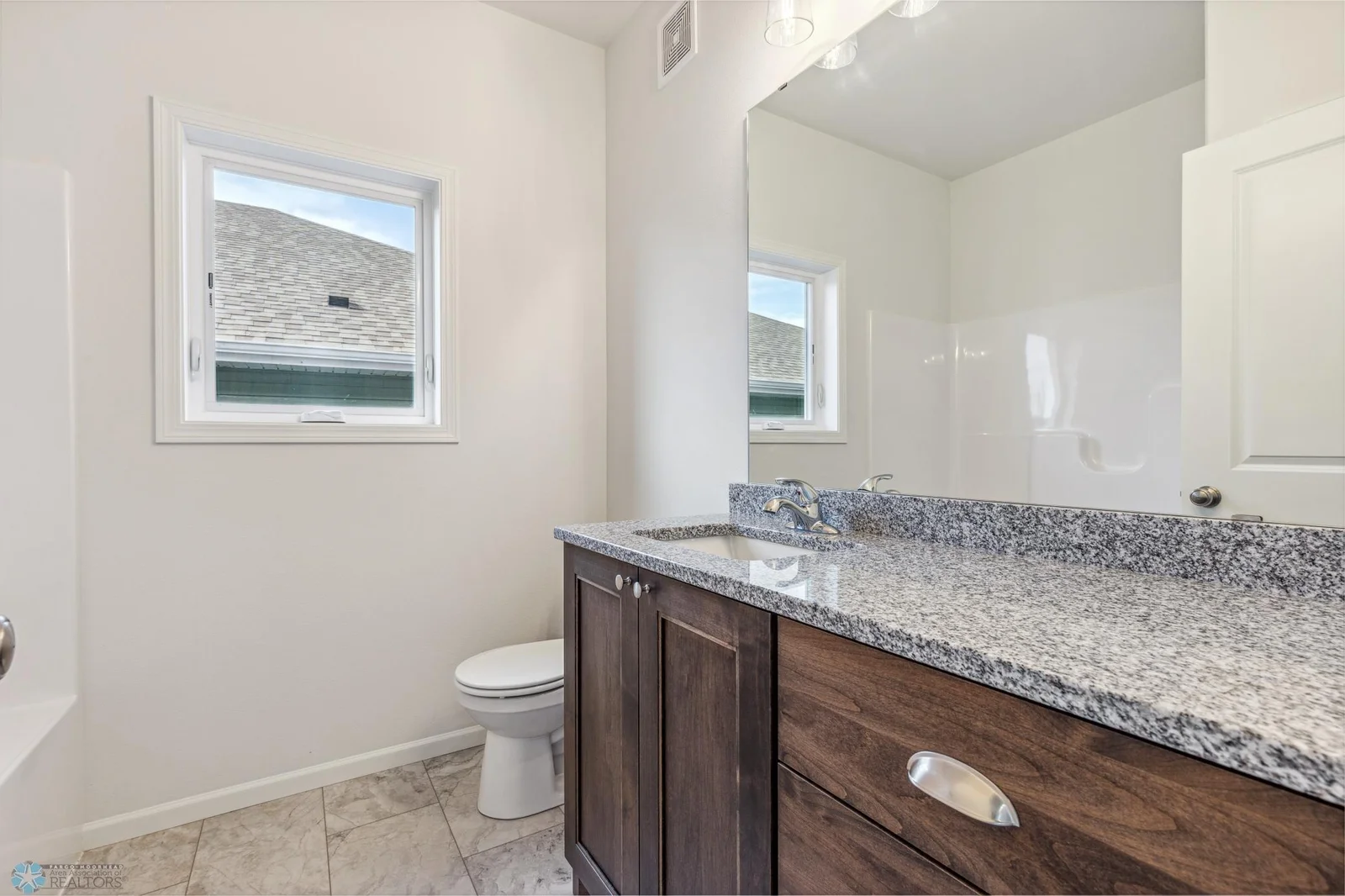 Main Floor Full Bath