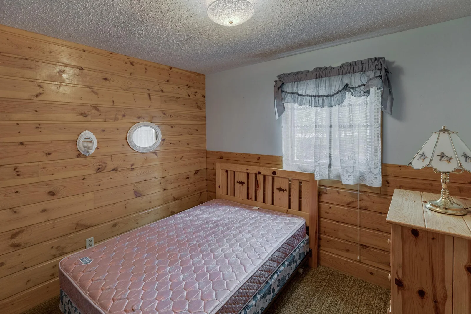 guest home bedroom