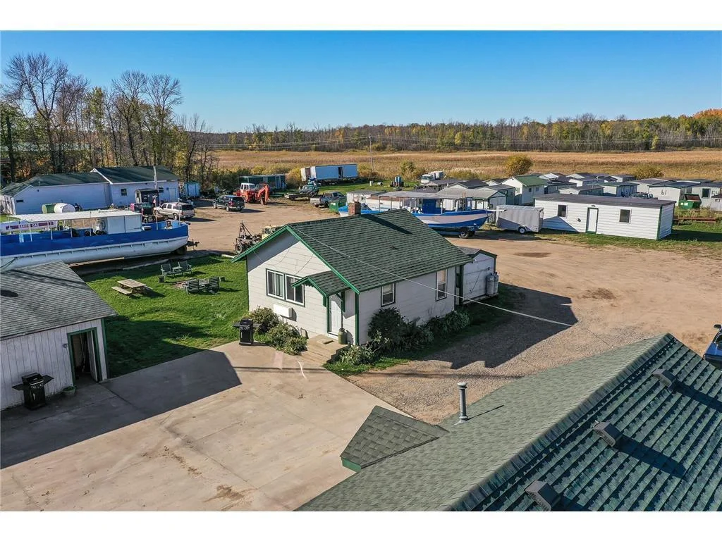 Separate 2 bedroom cabin