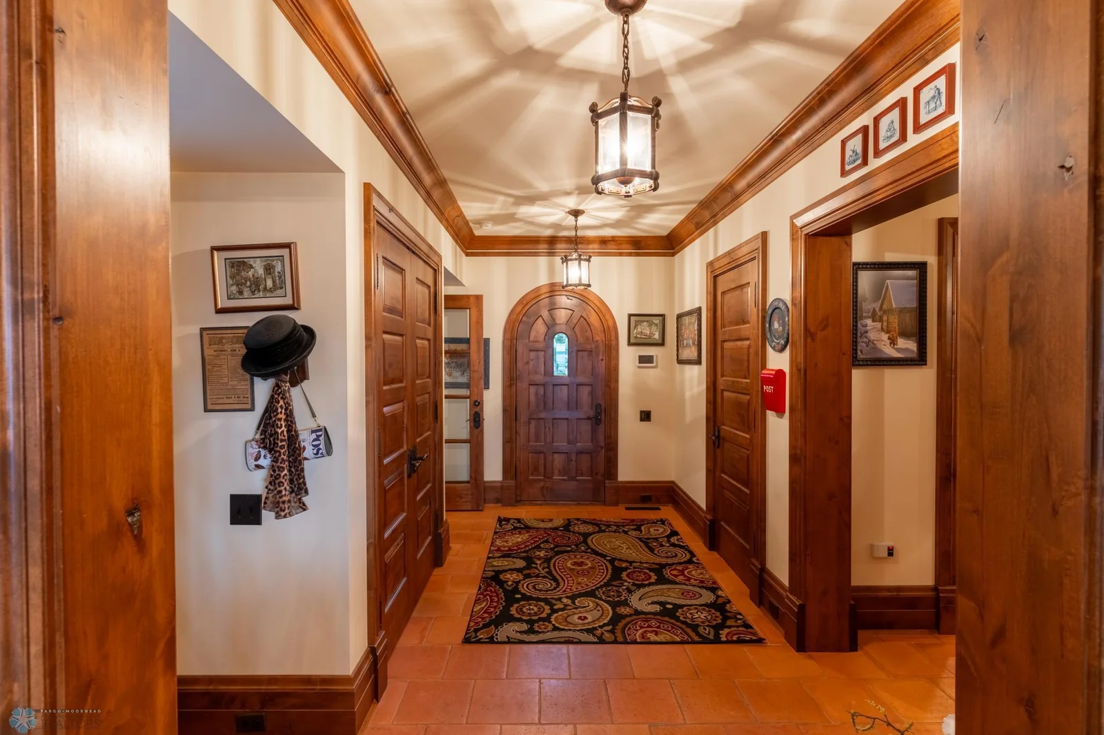 Mudroom area to Breezeway