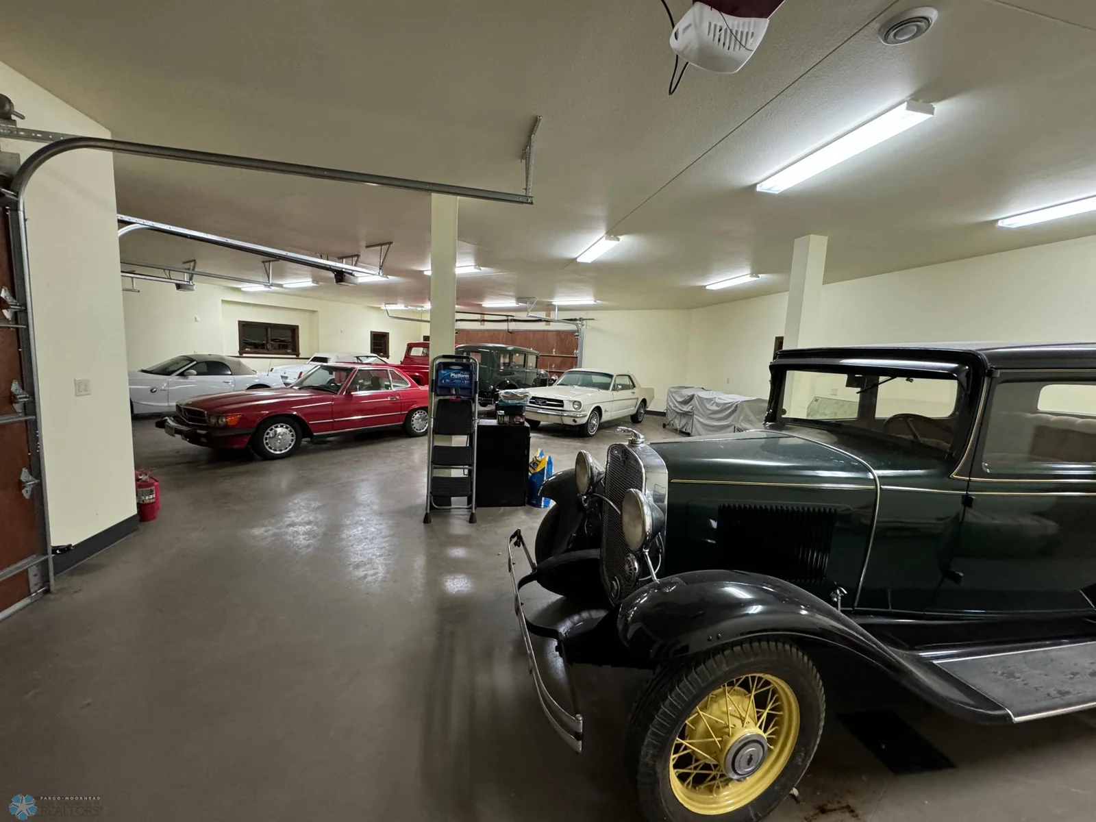 Detached Garage