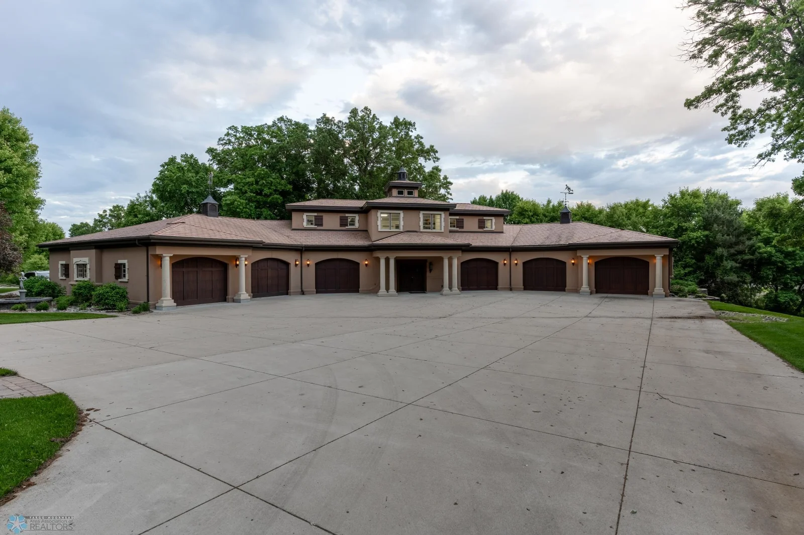 Detached Garage