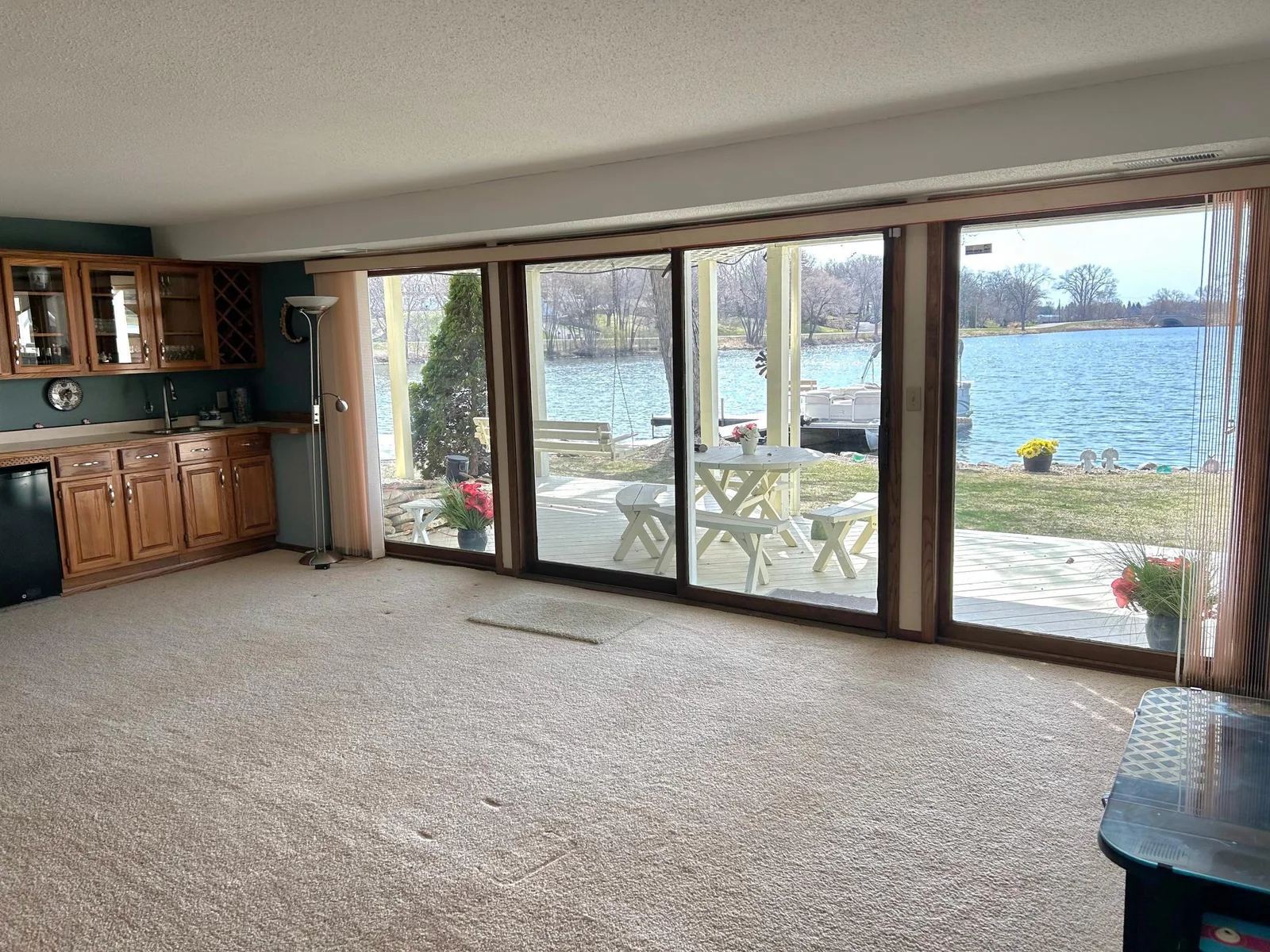 Lower level game room w/walk out to Lake!