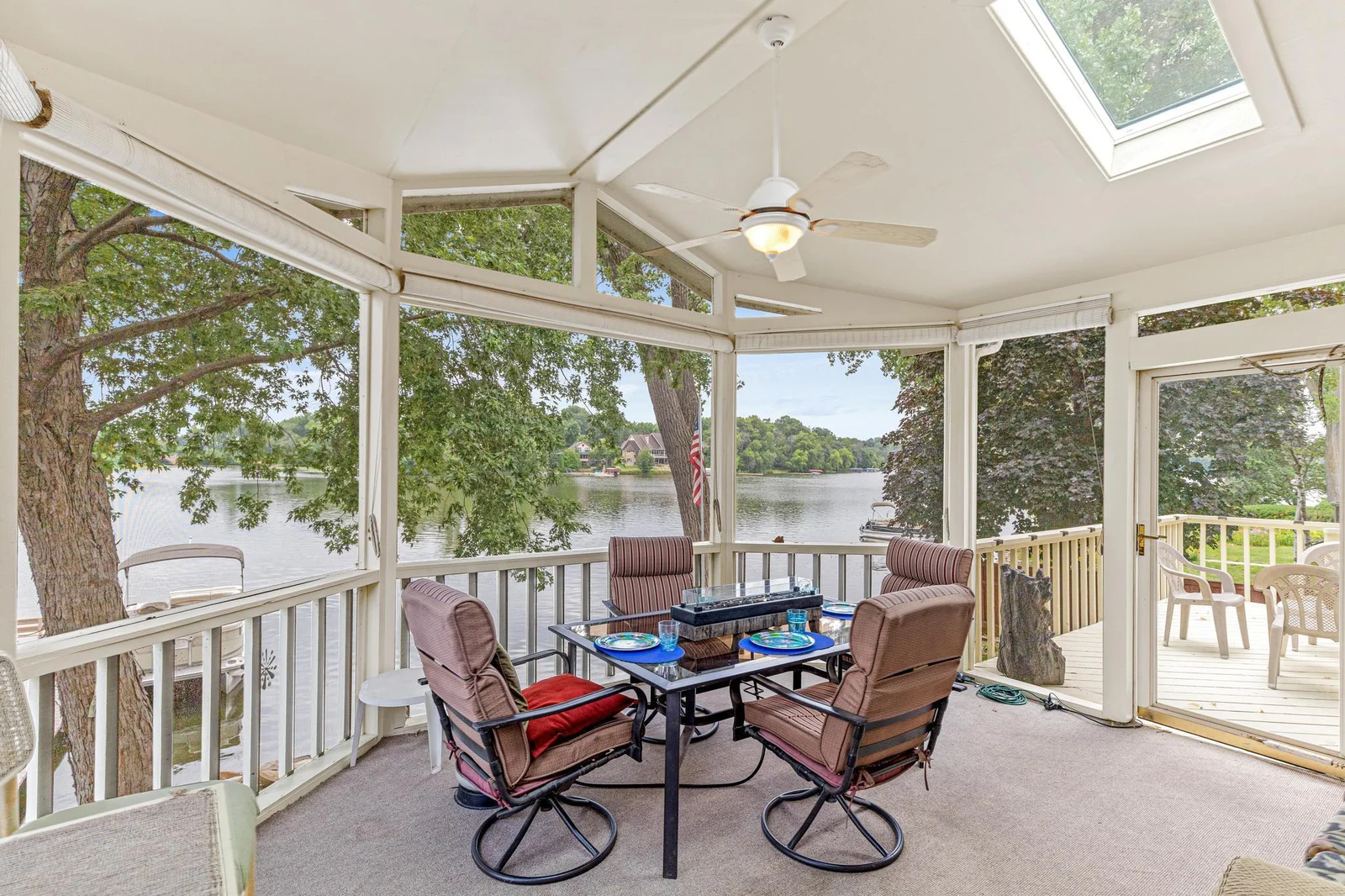 Comfortable screened porch off kitchen!