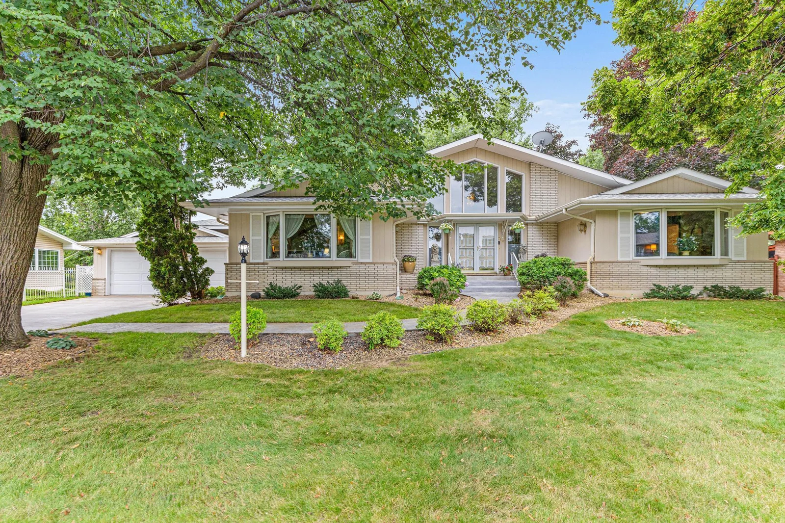 Welcome Home 750 Carla Lane!