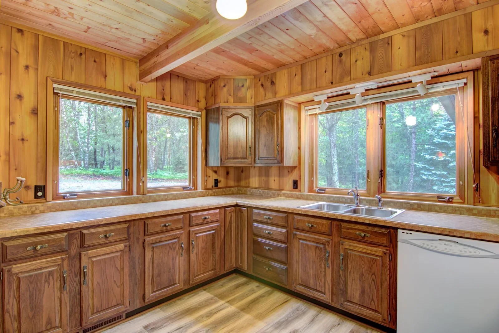 03-Kitchen-2.jpg