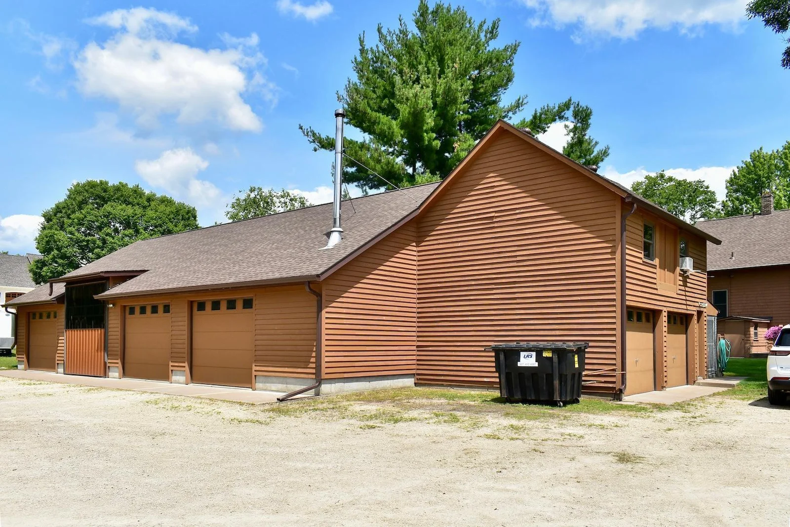 24 Garage & Workshop.jpg