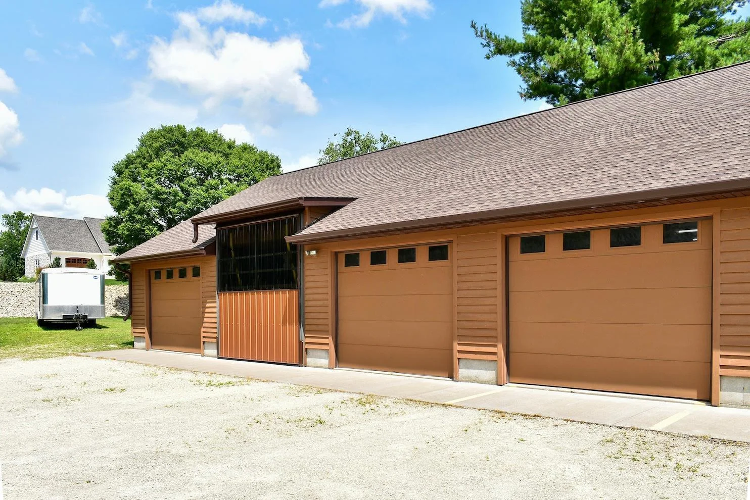 28 Garage Bays.jpg