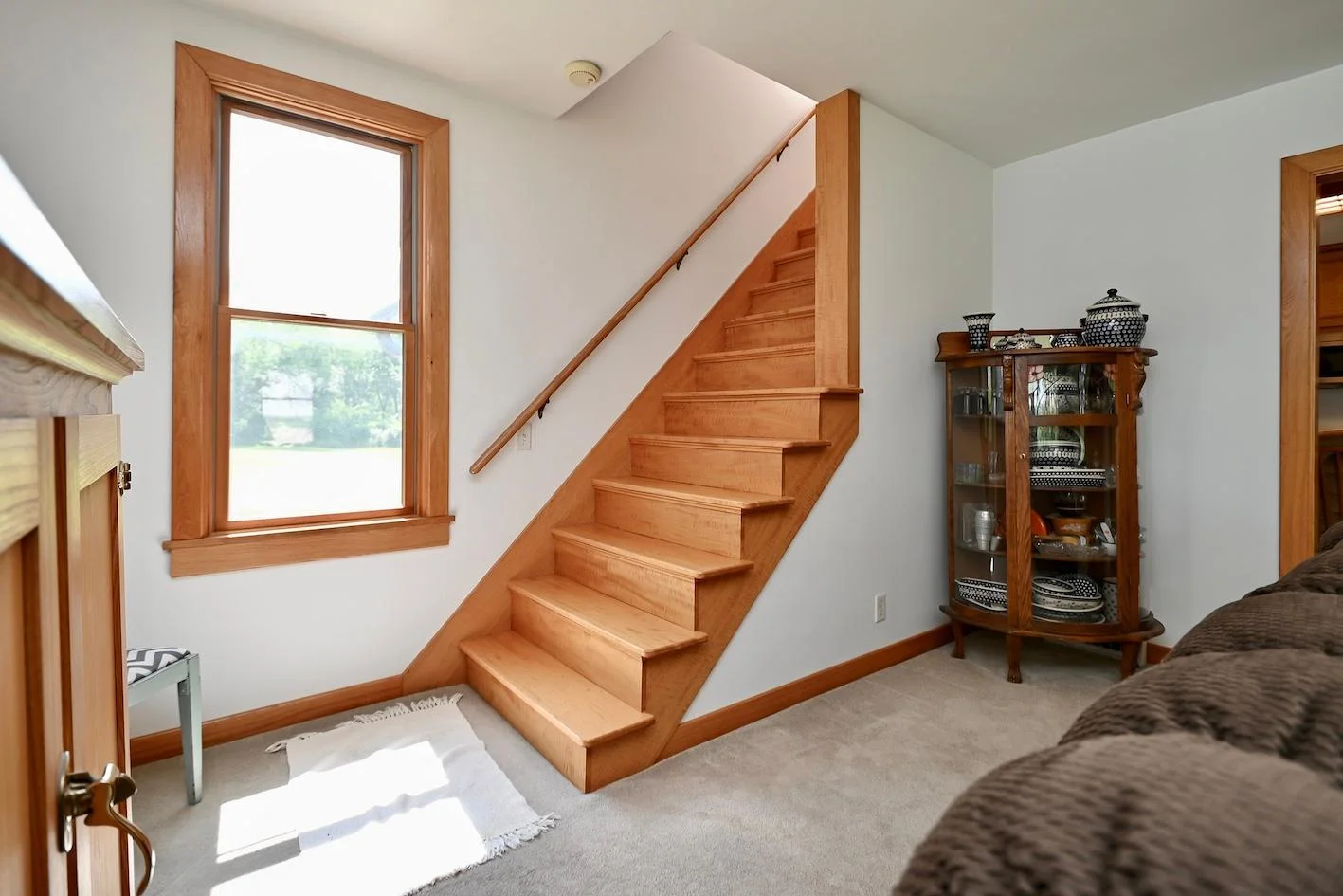 14 Stairs to Upper Level.jpg