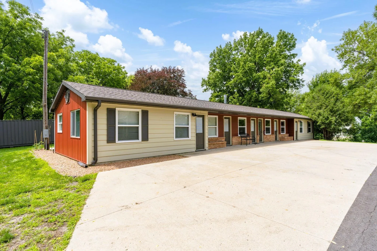 Photo 1 of 1208 Elm