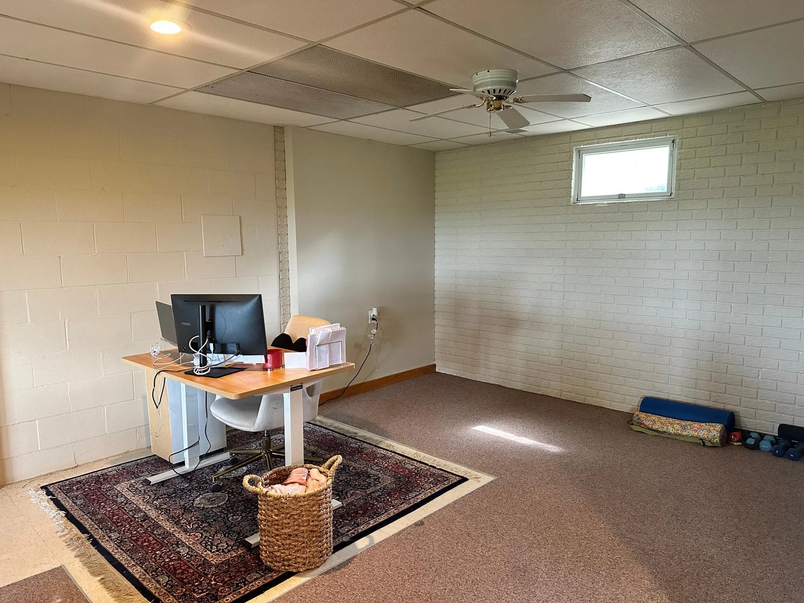 Walk-Out level Office