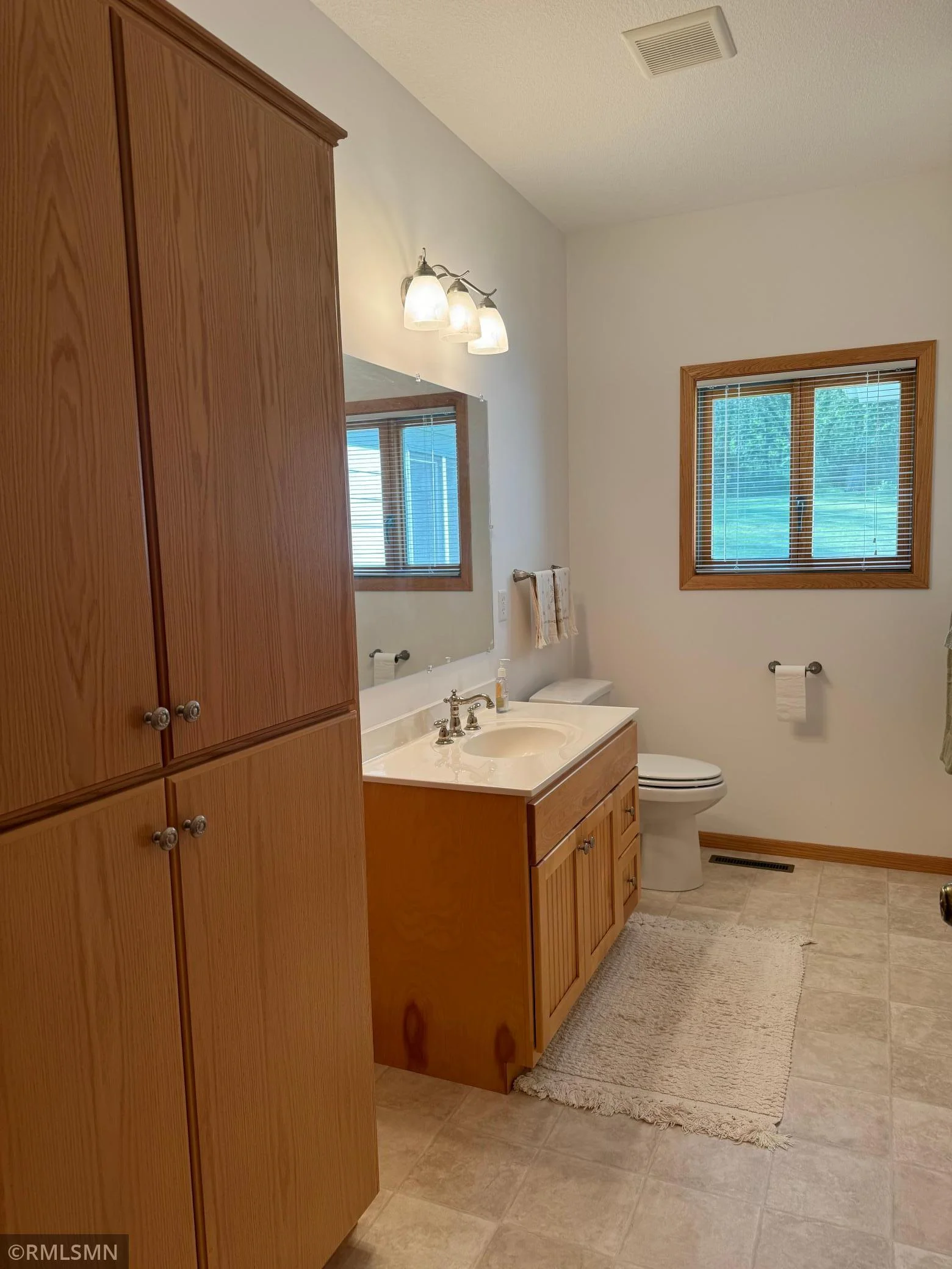 Main Full Bath