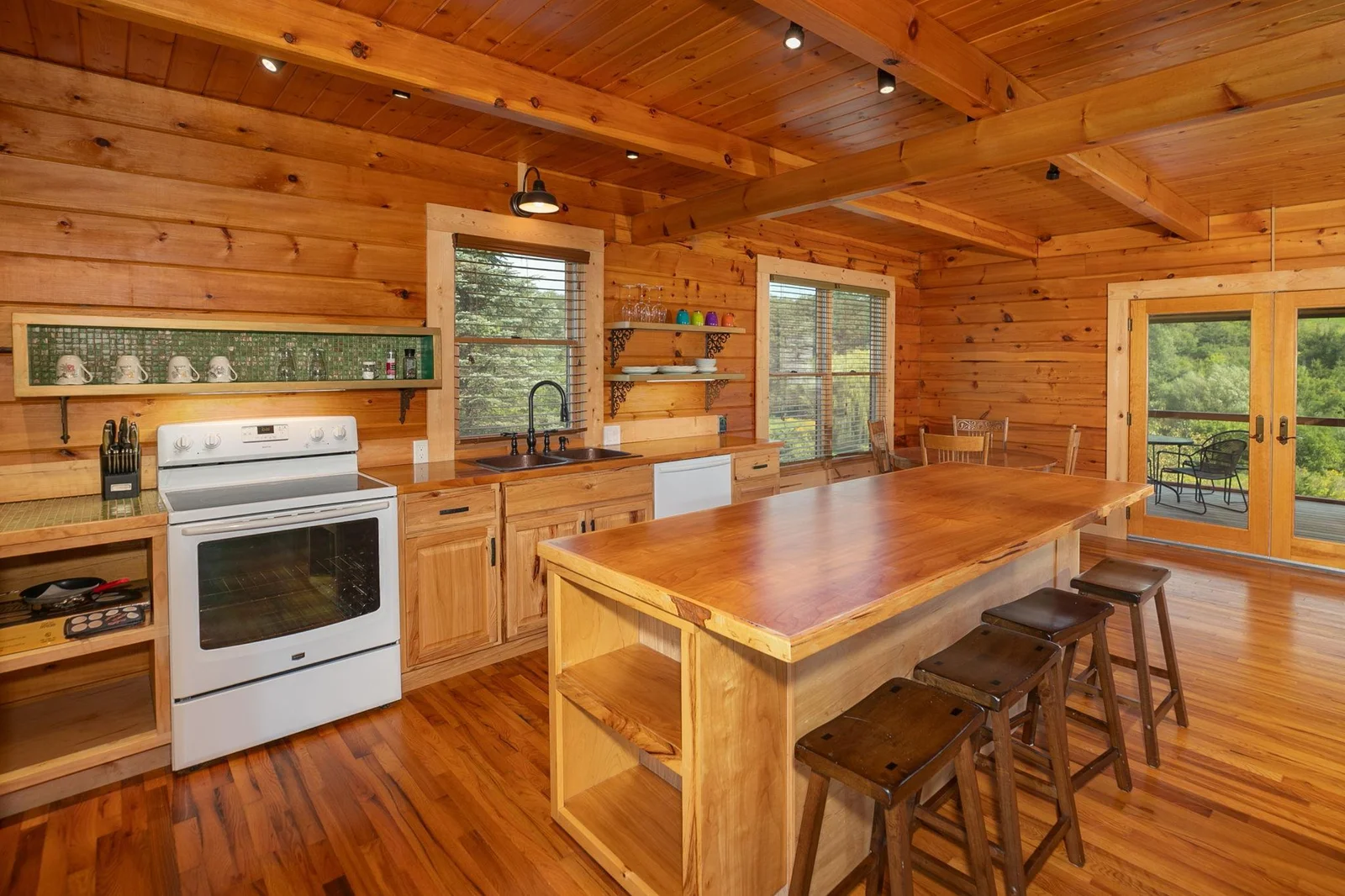 5-web-or-mls-17-Kitchen.jpg