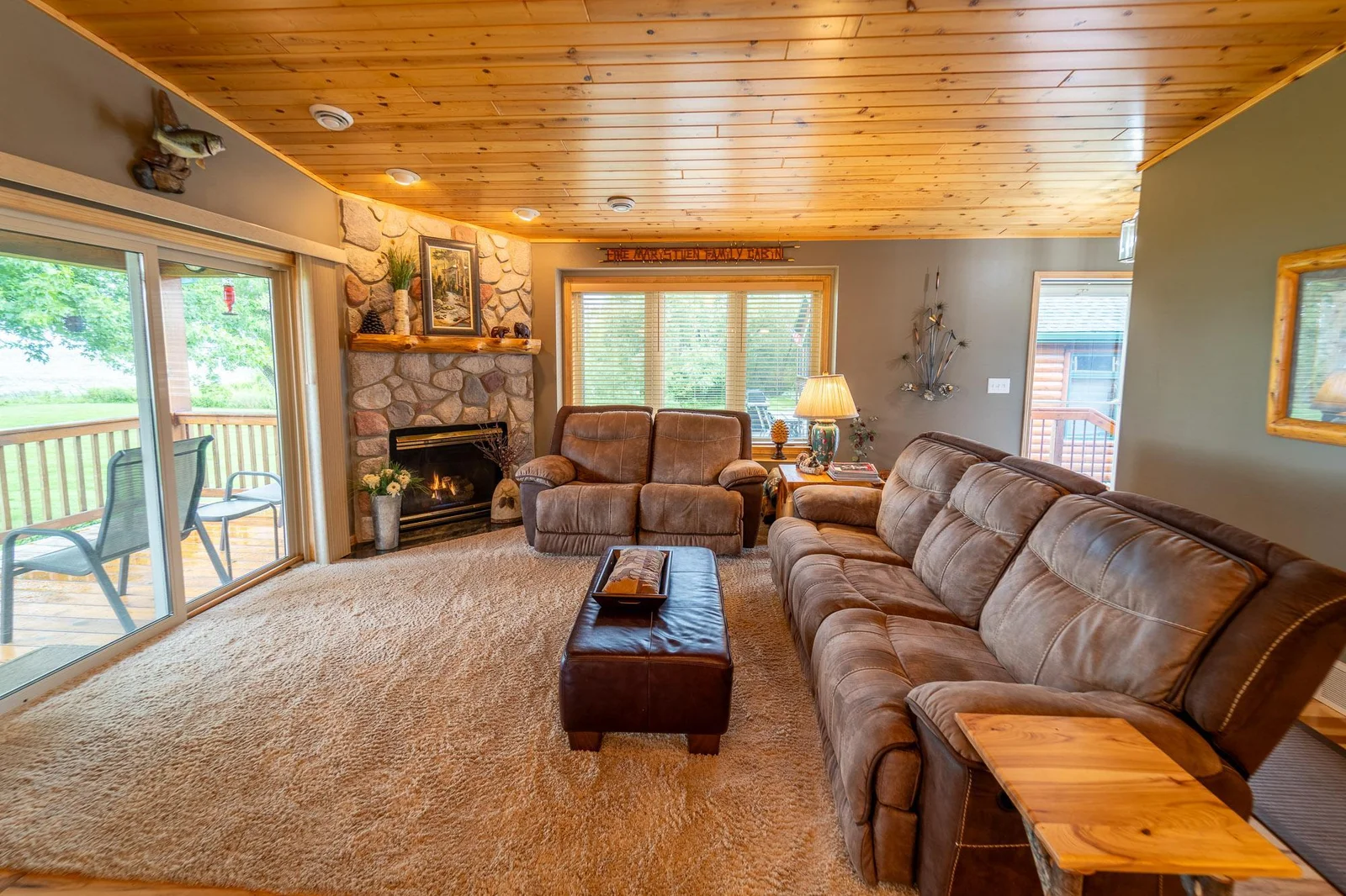 Living Room.jpg