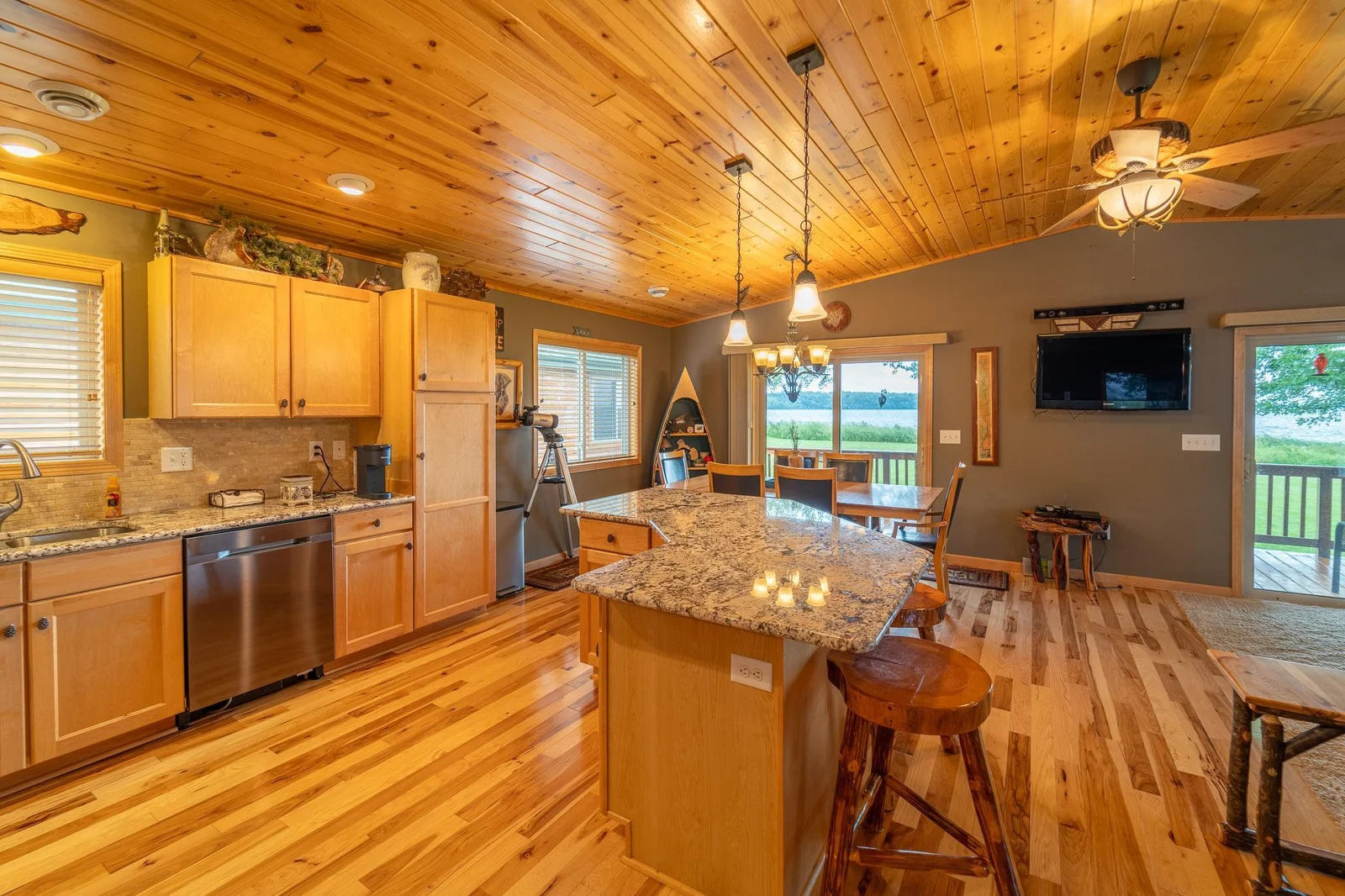 Kitchen & Dining.jpg