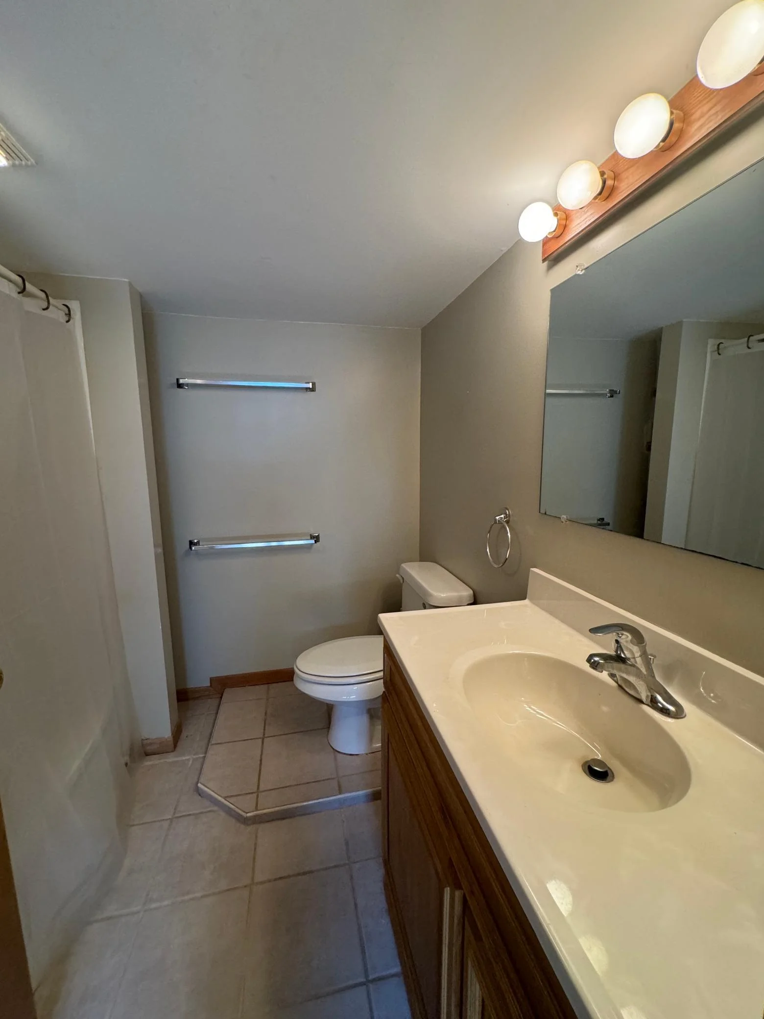 BATH 4.jpg