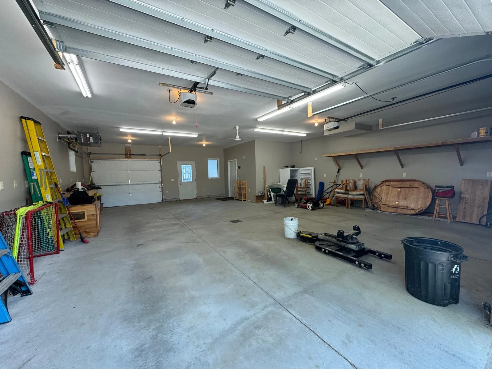 Inside Att 1.jpg
