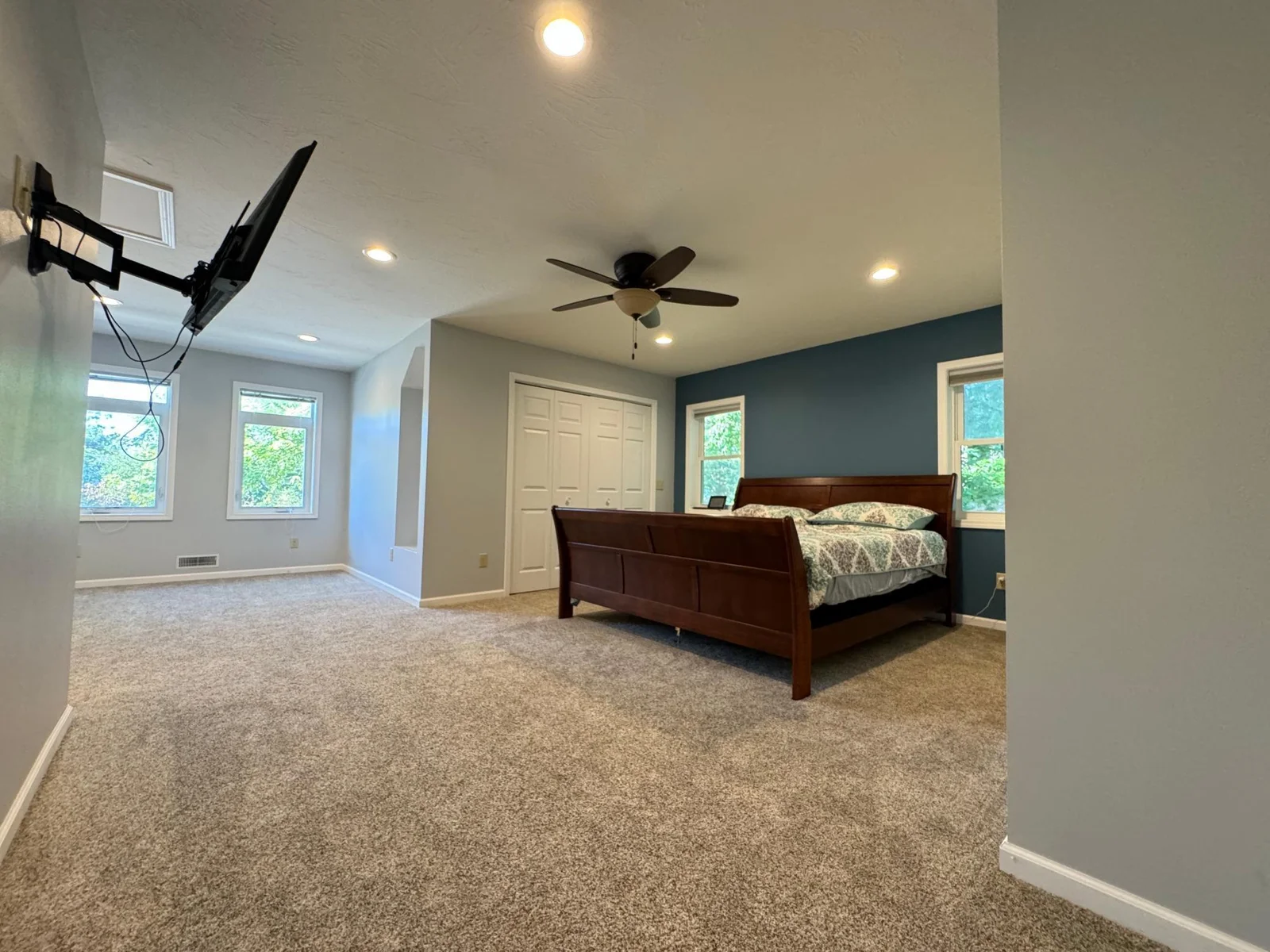Primary Bedroom.jpg