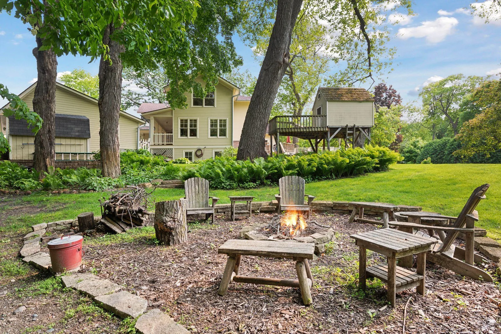 Backyard firepit