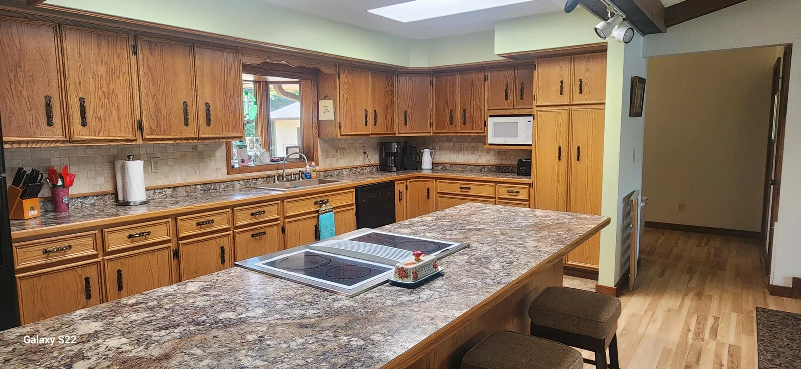 6 Winterhaven home kitchen.jpg