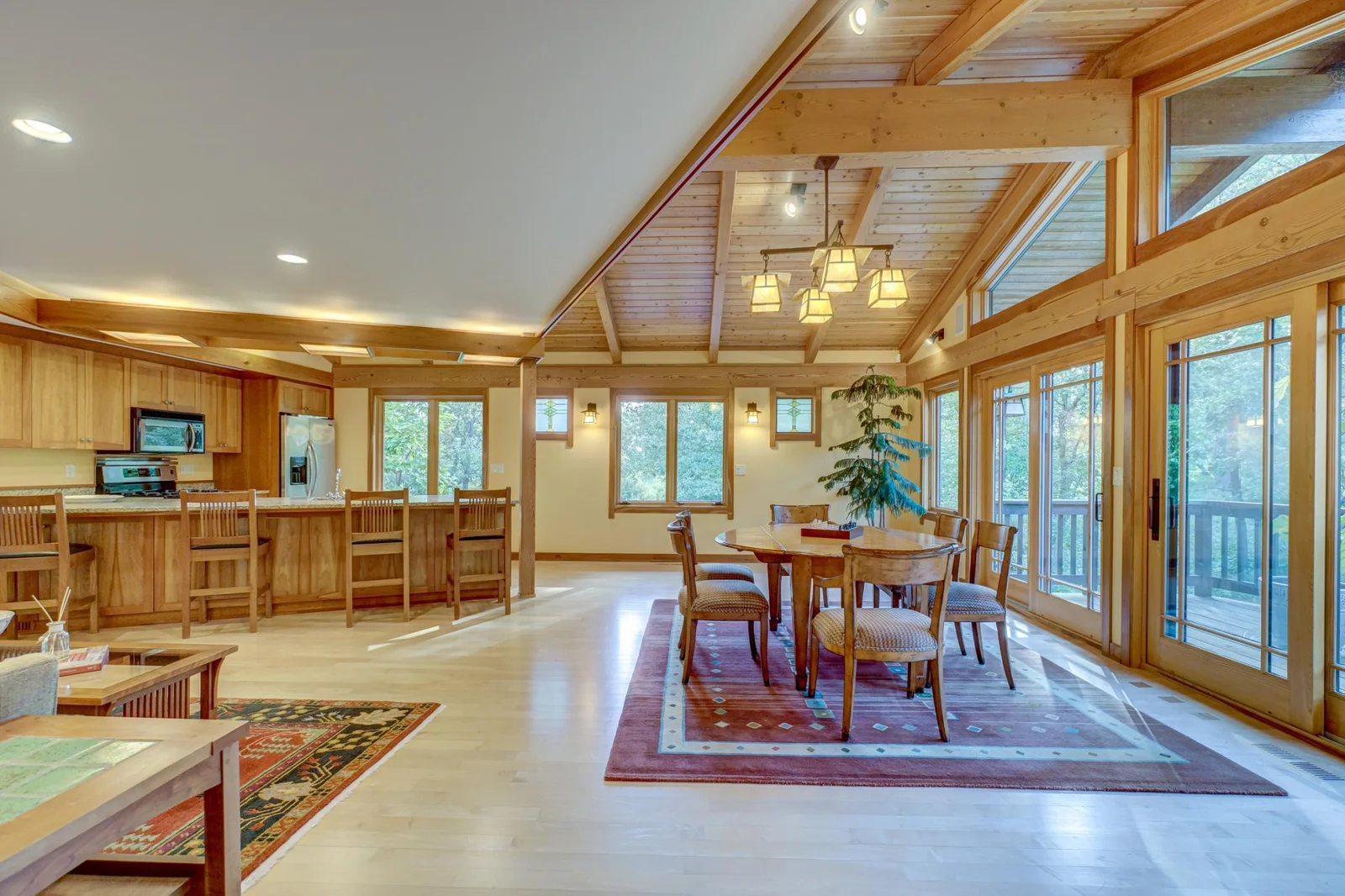 Private  in-law suite with full kitchen, vaulted ceilings