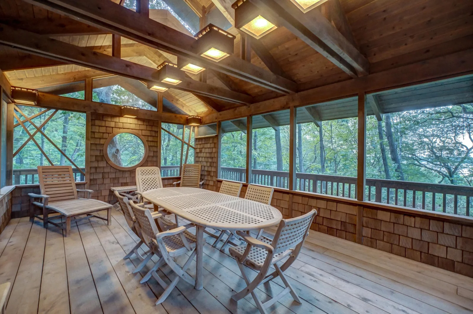 Perfect place to entertain