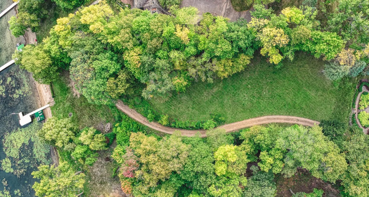 Surround yourself with nature with easy access to downtown Excelsior and Minneapolis/St. Paul!