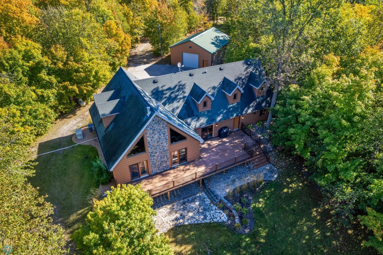Aerial View w Garage