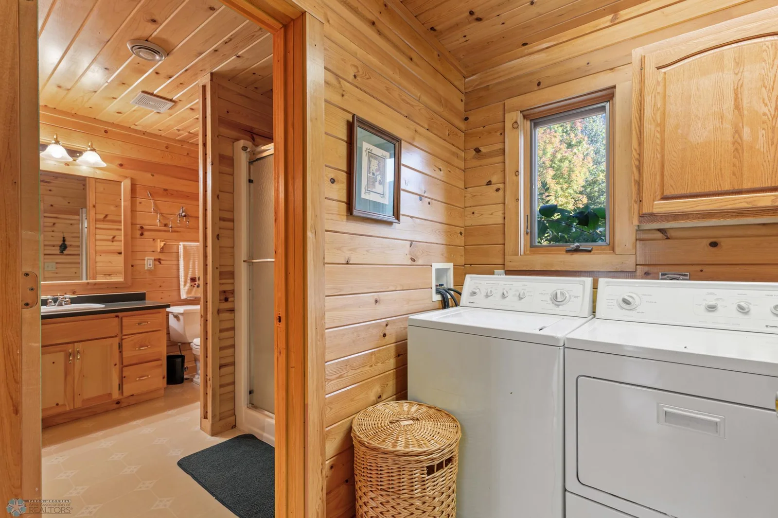 3/4 Guest Bath w Separate Laundry