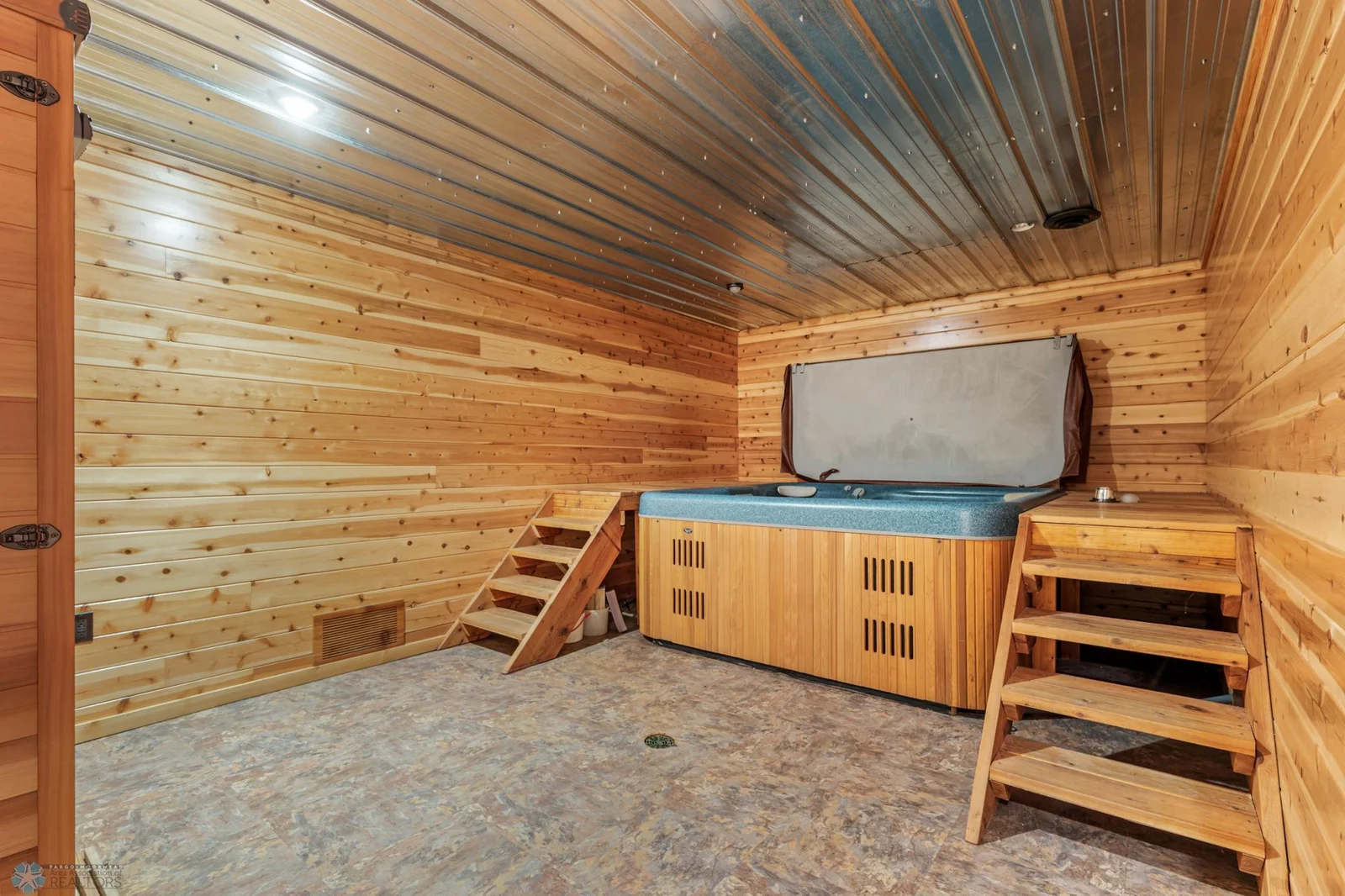 Hot Tub/Sauna Room