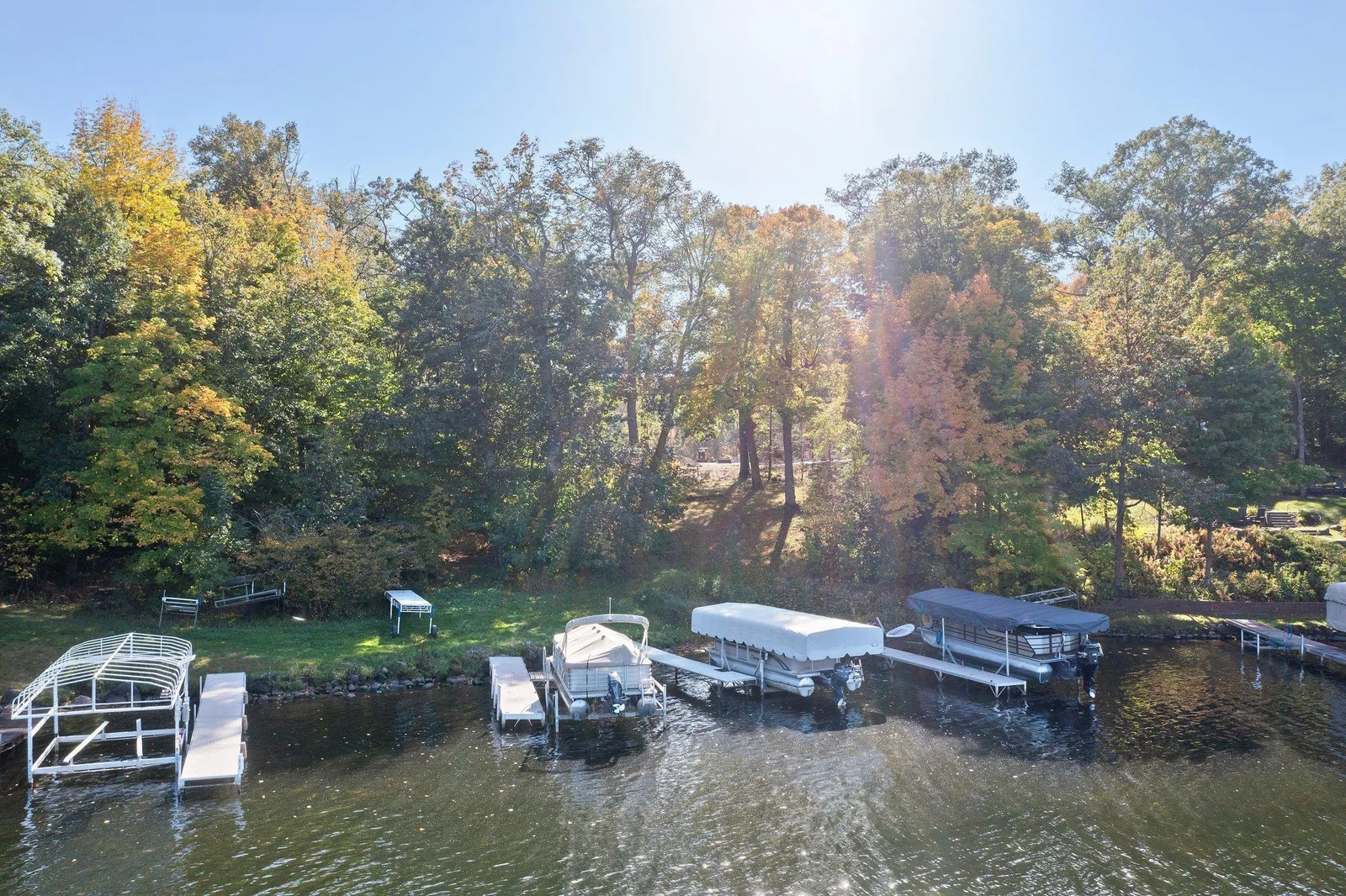 New aluminum dock included in the sale