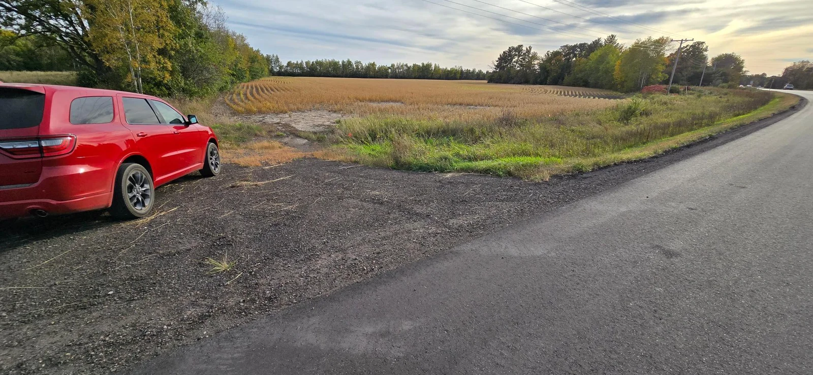 Wide access from 23, nice gravel.