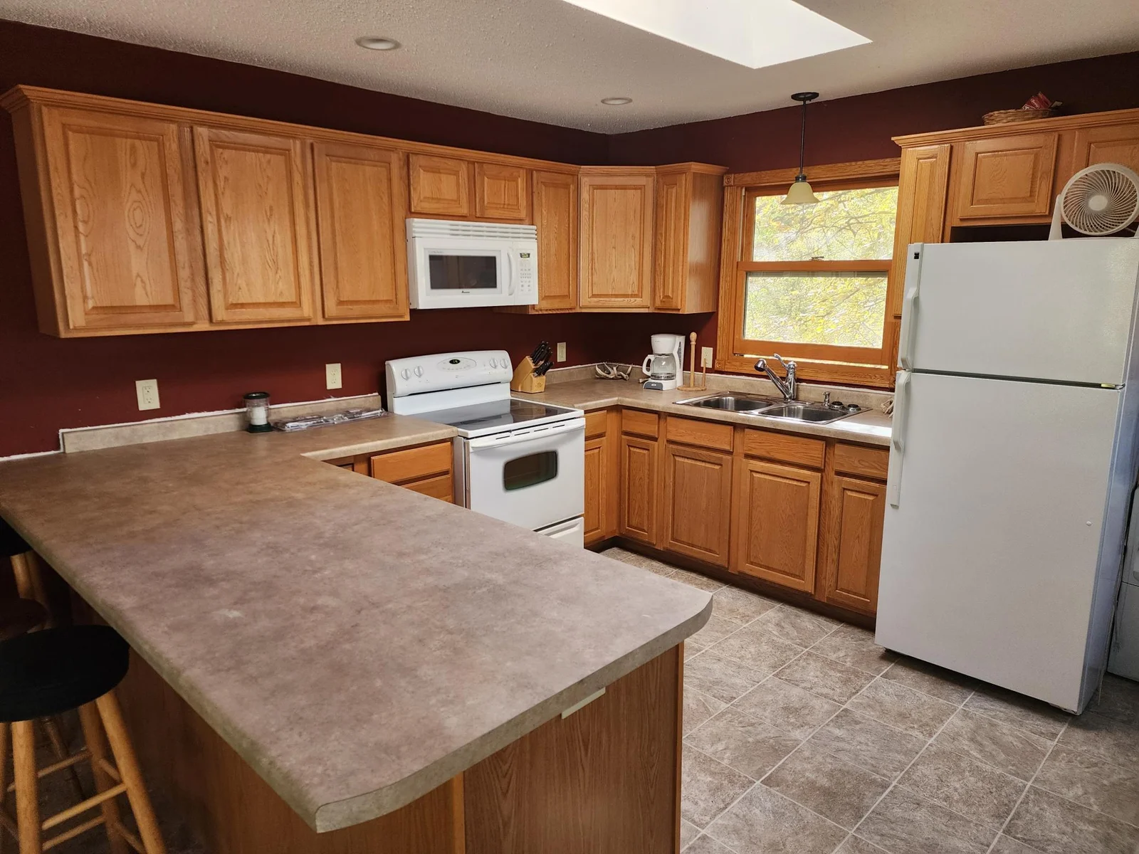 Kitchen a.jpg