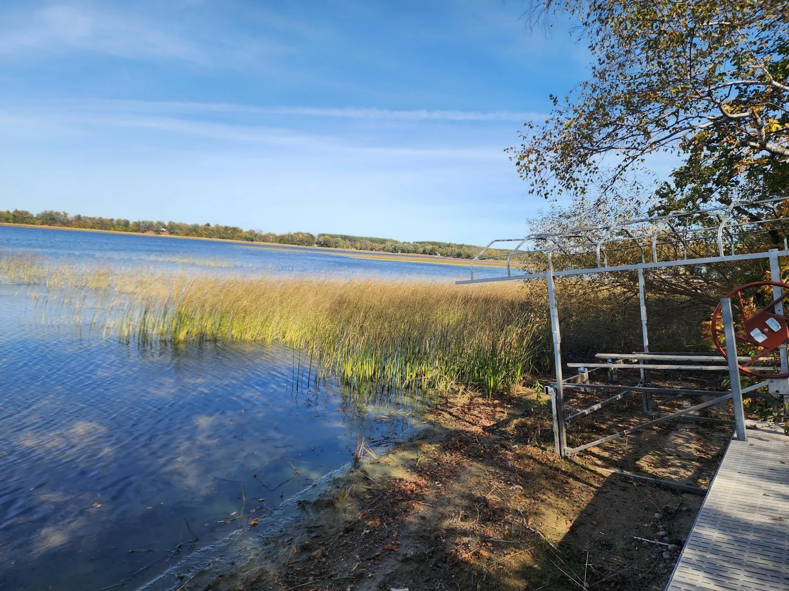 150+ feet of shoreline.jpg