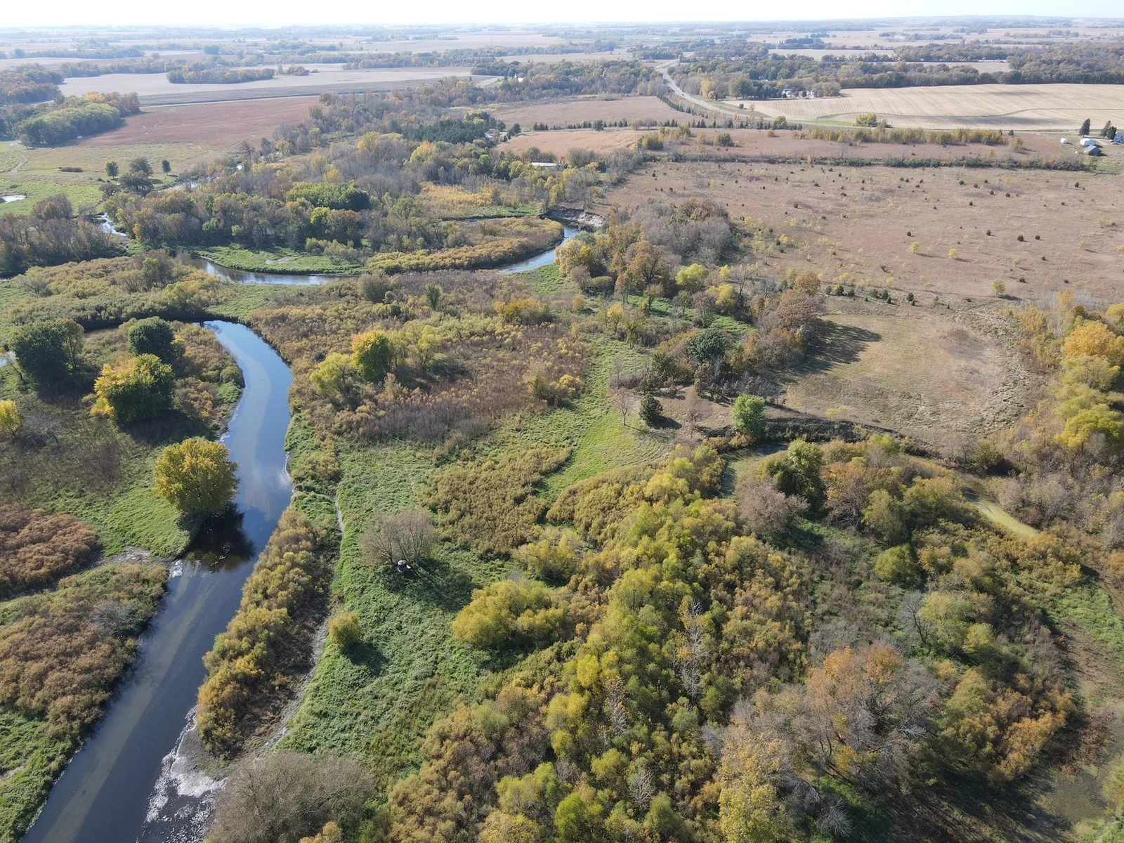 Thousands of feet of river frontage