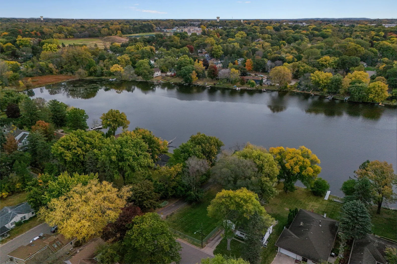 6-web-or-mls-489 Gentry Ave N - Aerial-006.jpg