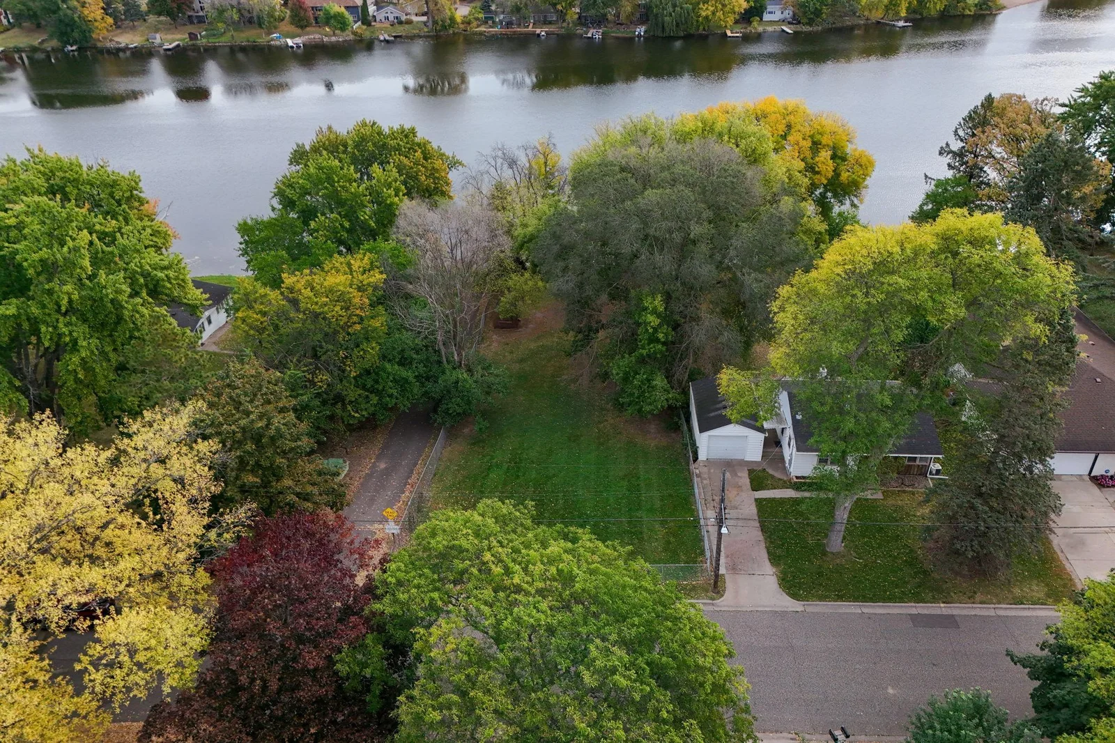 2-web-or-mls-489 Gentry Ave N - Aerial-002.jpg