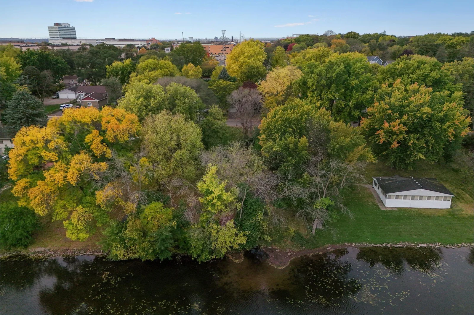 3-web-or-mls-489 Gentry Ave N - Aerial-003.jpg