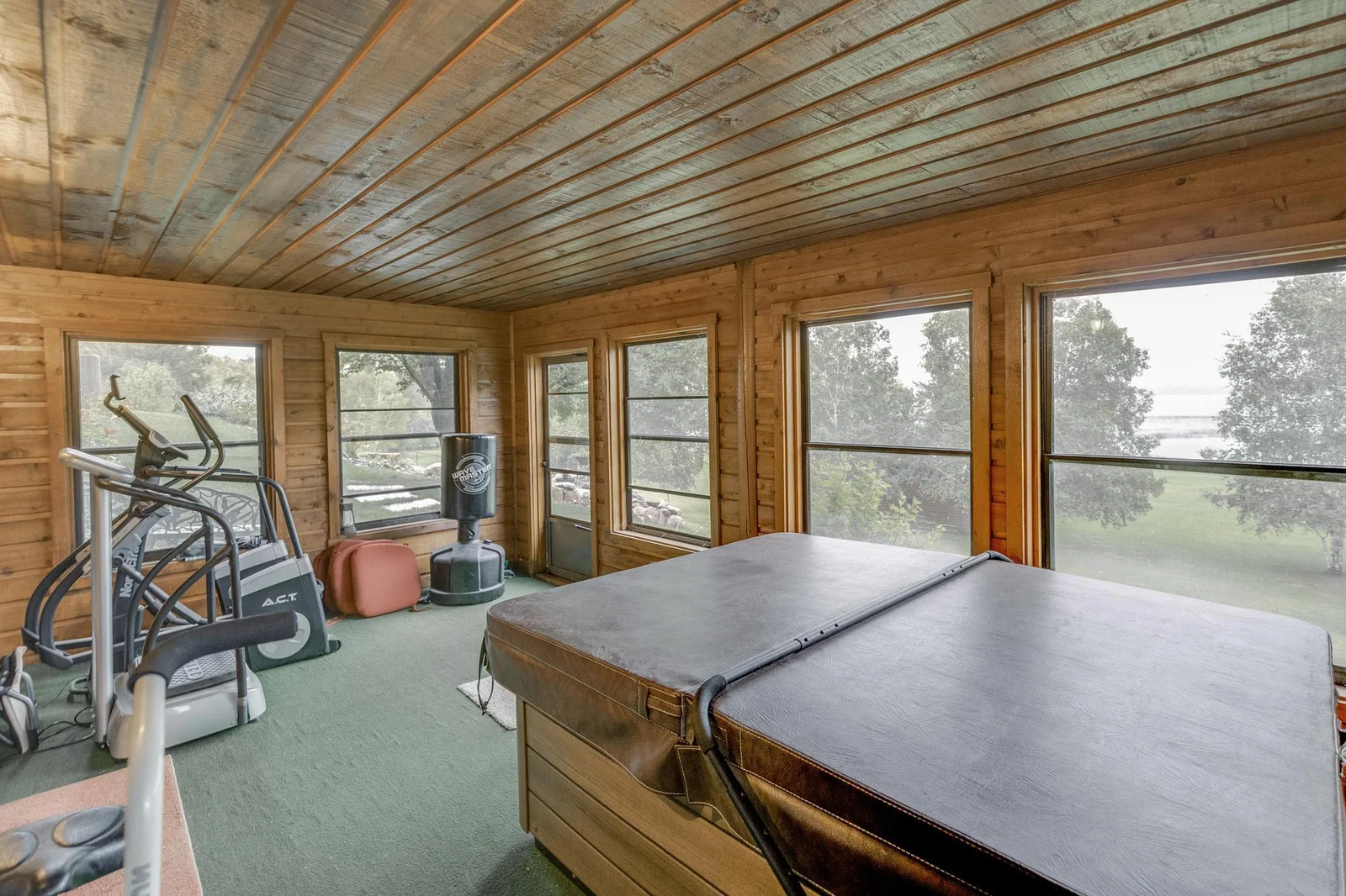 Hot Tub & Exercise Room