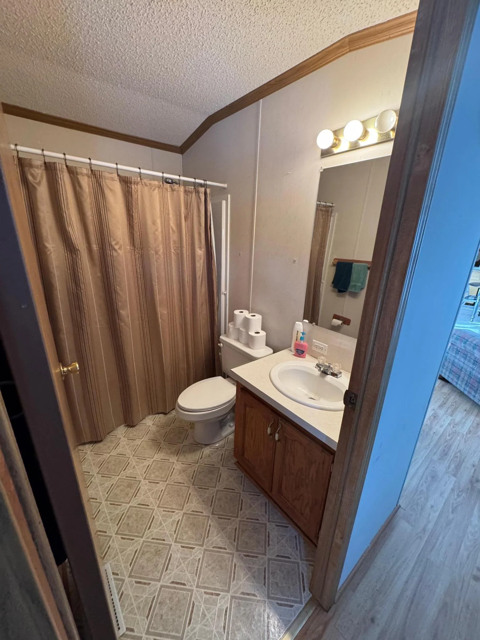 Guest Bathroom.jpg