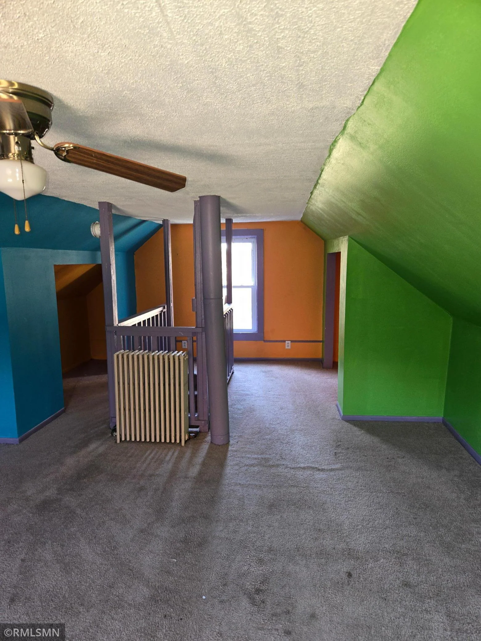 bedroom 3 upstairs pic 2.jpg
