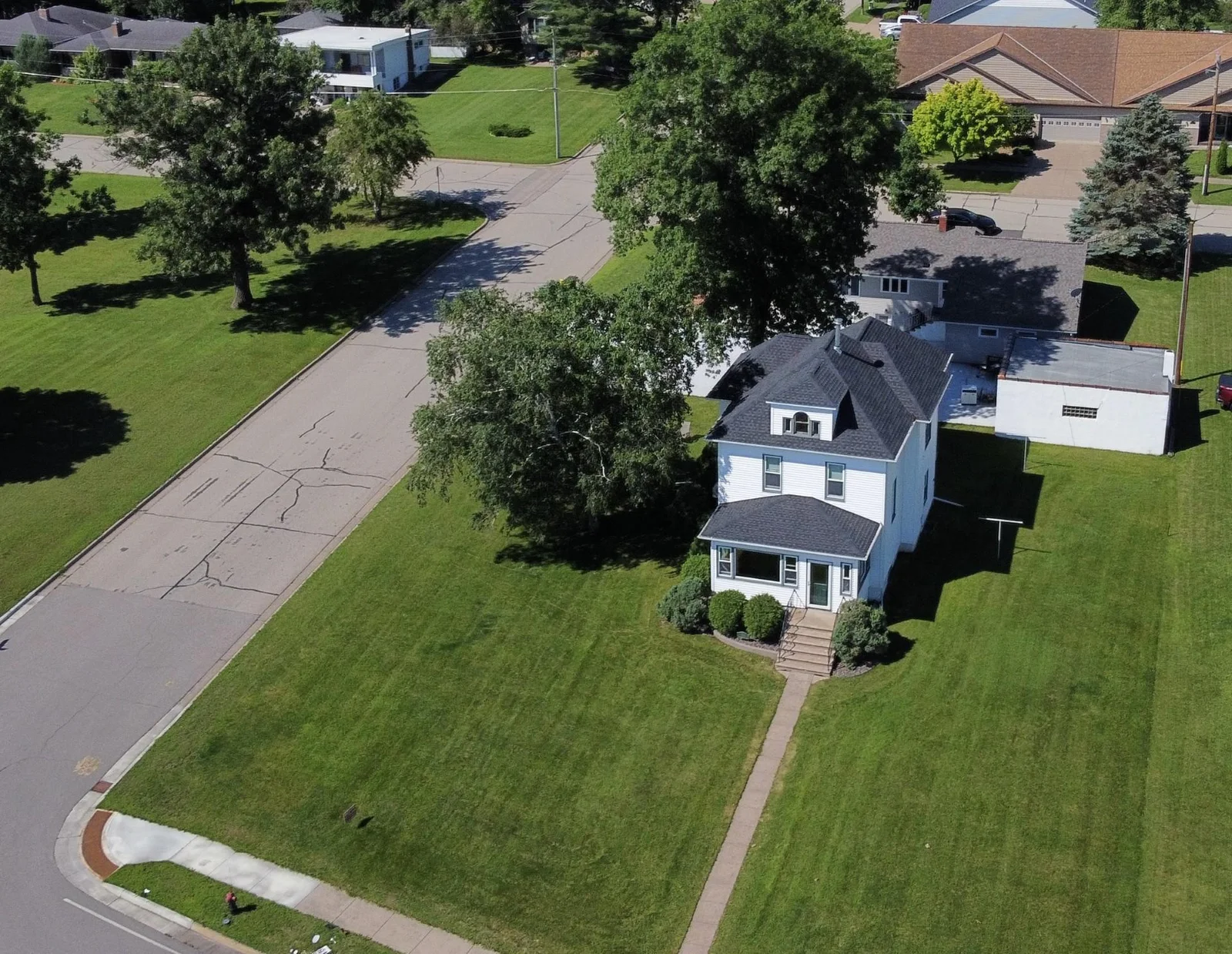 Photo 1 of 1020 Lakeshore