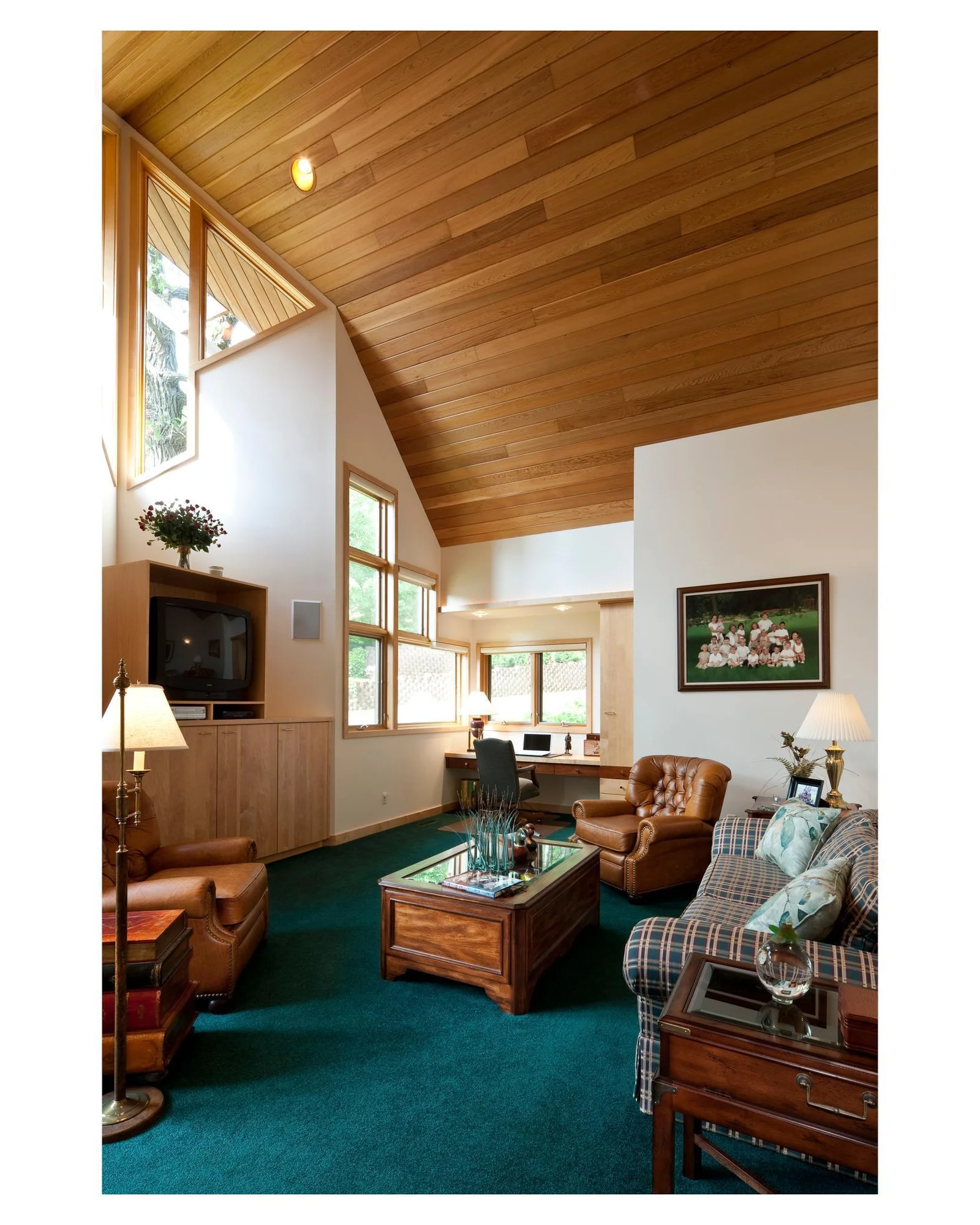 Sitting area in the primary bedroom at the Mary Hill Lodge