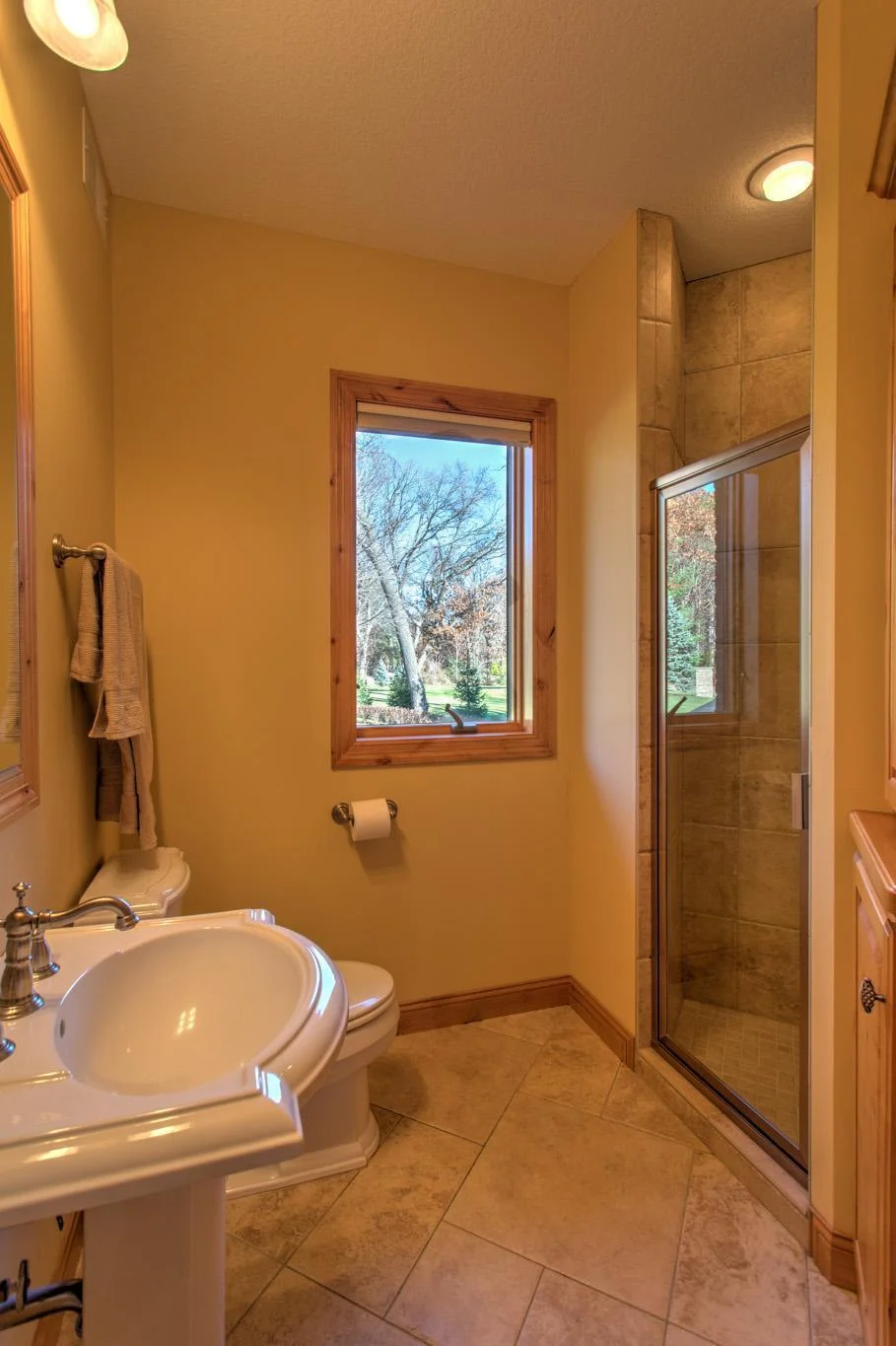 Main level 3/4 bath