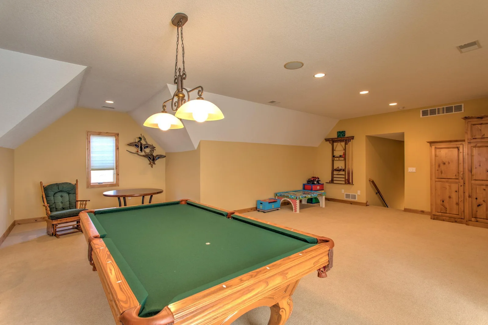 Massive bonus room
