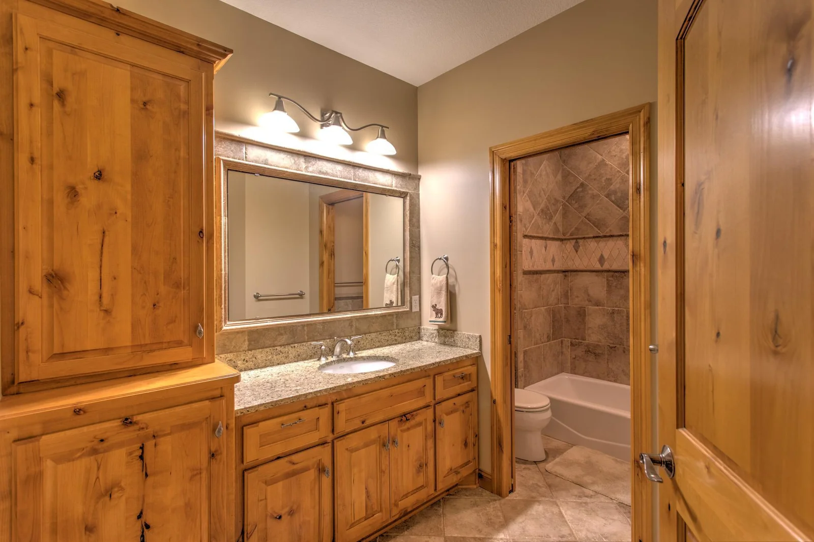 Lower level full bath