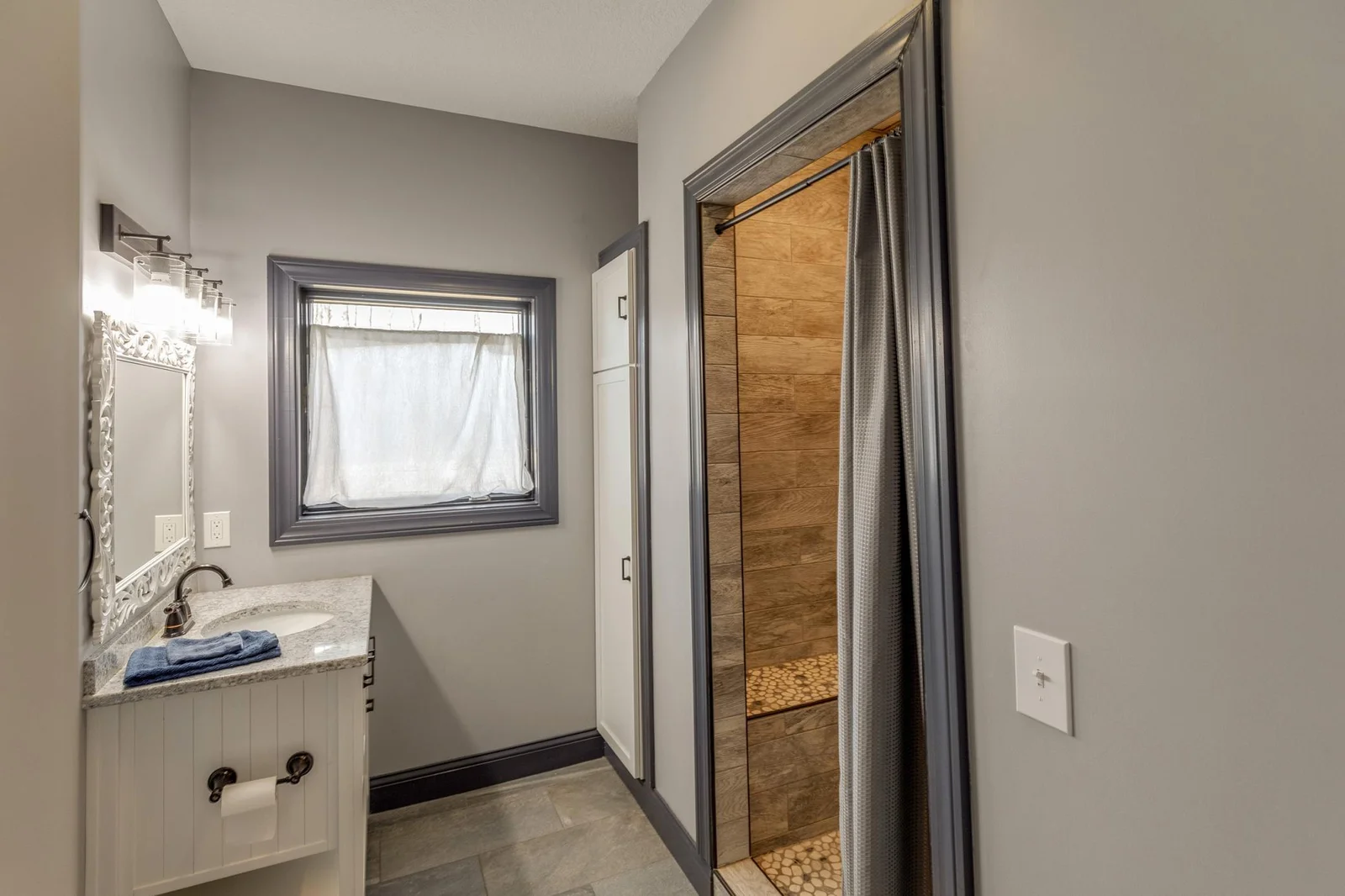 Main floor bathroom.